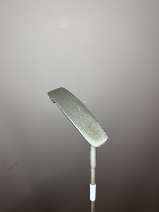 Photo of Celebrity Golf Putter 24K Gold Plate 35