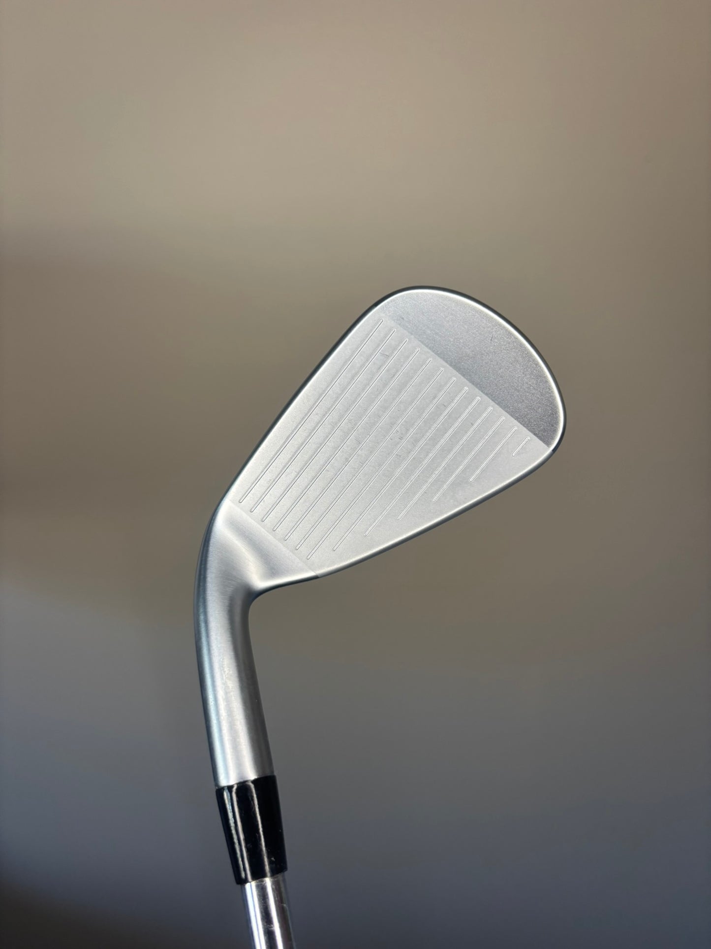 Mizuno JPX 923 Hot Metal 7-Iron DG 95 R300 Regular Flex 37″ MINT