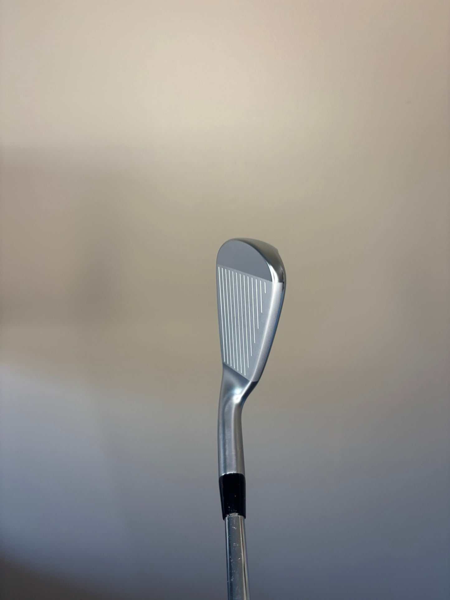 Mizuno JPX 923 Hot Metal 7-Iron DG 95 R300 Regular Flex 37″ MINT