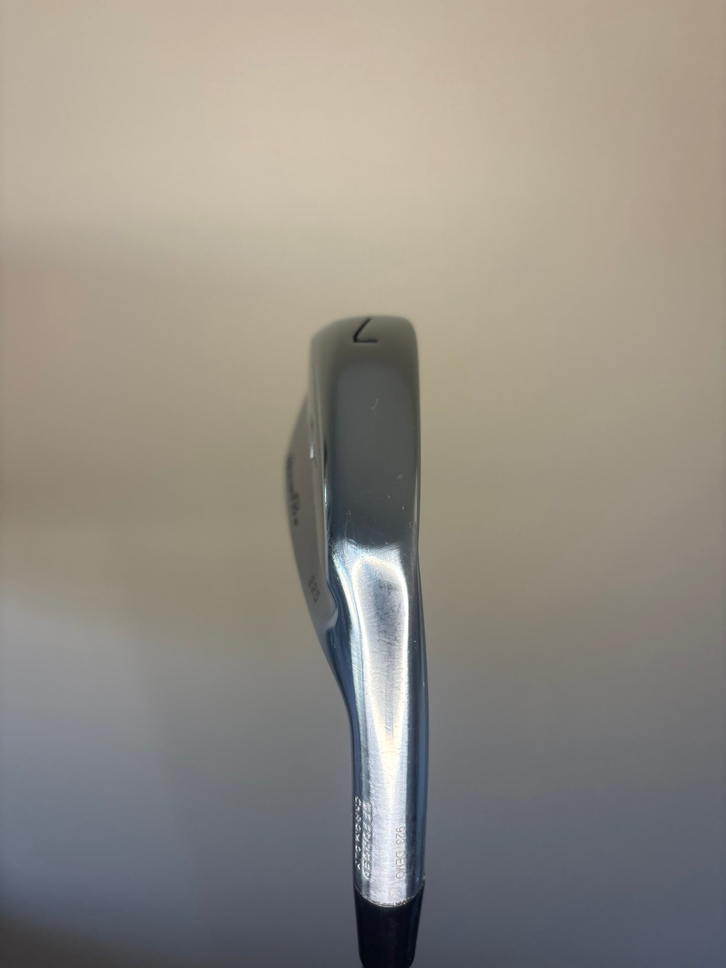 Mizuno Pro 225 HMB 7-Iron DG 120 S300 Stiff Flex 37″ MINT