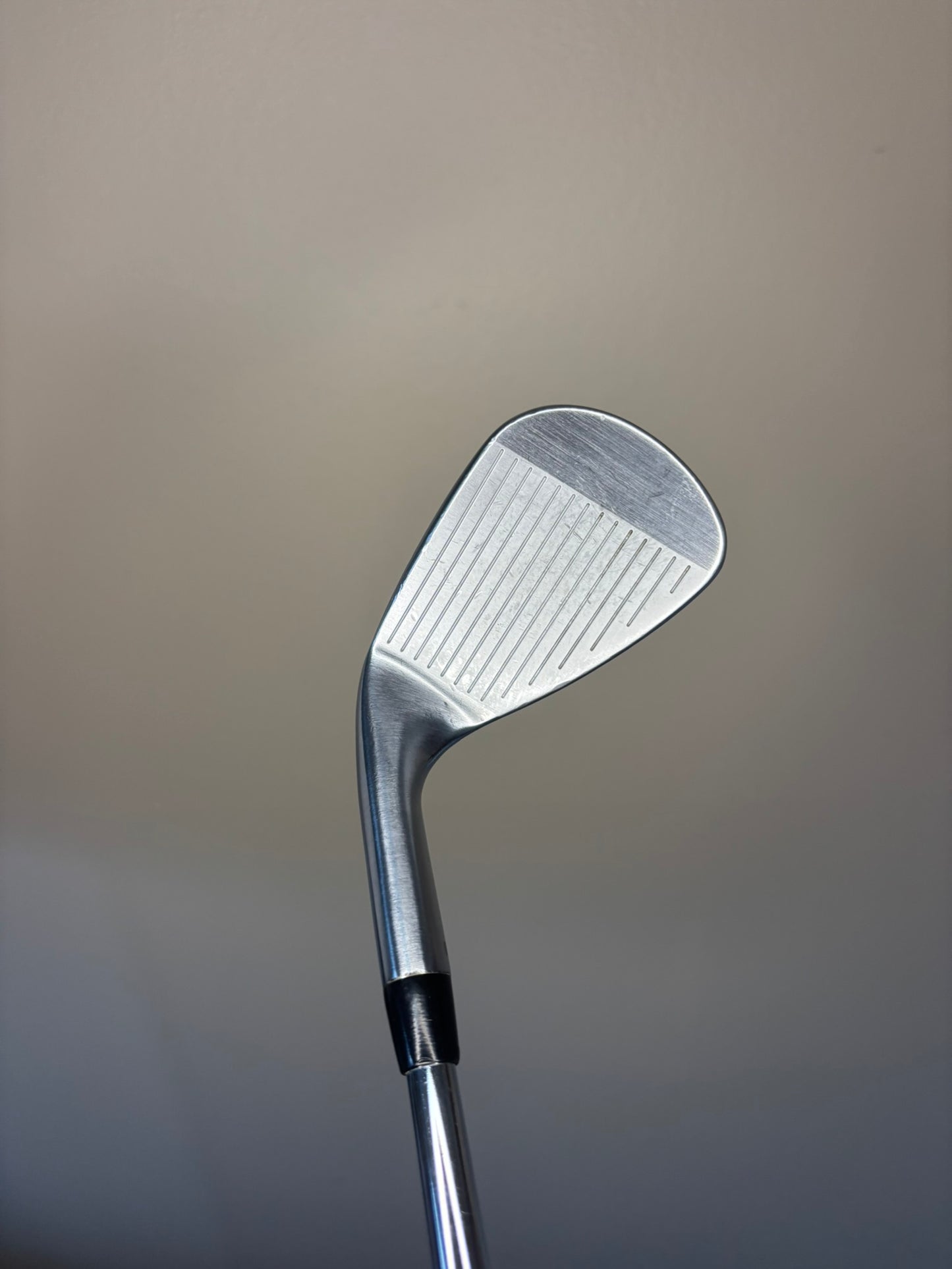 Titleist 2023 T100 Gap Wedge 50° AMT White X100 Extra Stiff Flex 36.25″ NICE