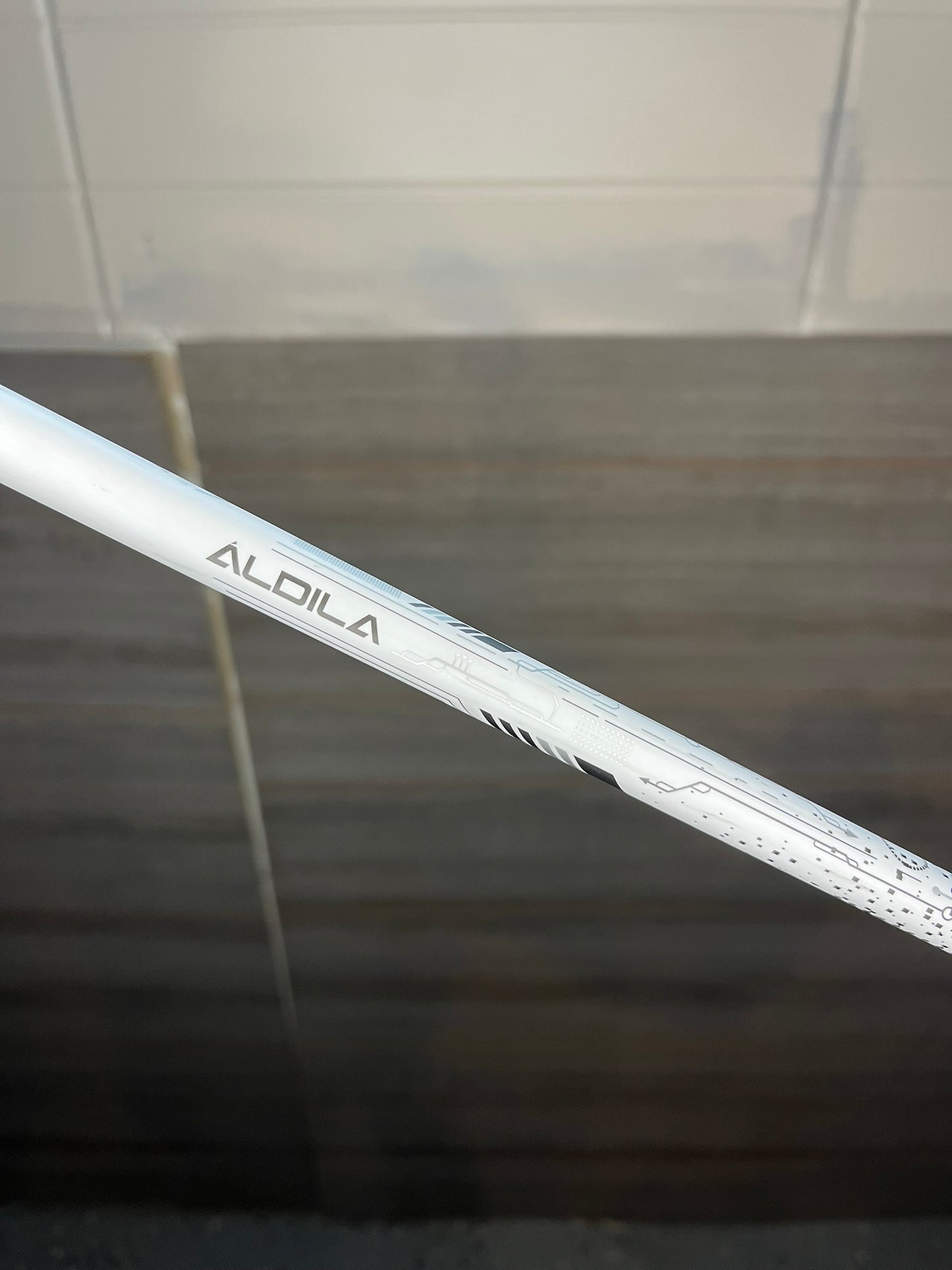 Aldila Rogue White 130 MSI Regular Flex Driver Shaft Ping Tip 44.25″