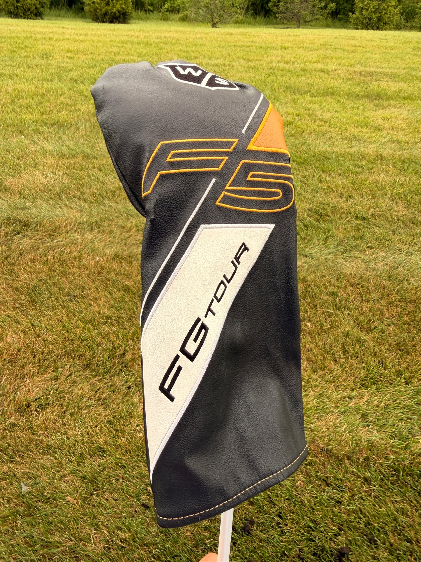 Wilson Staff FG Tour F5 Driver 9° Aldila Rogue 60g Stiff Flex 45.75" +HC NICE