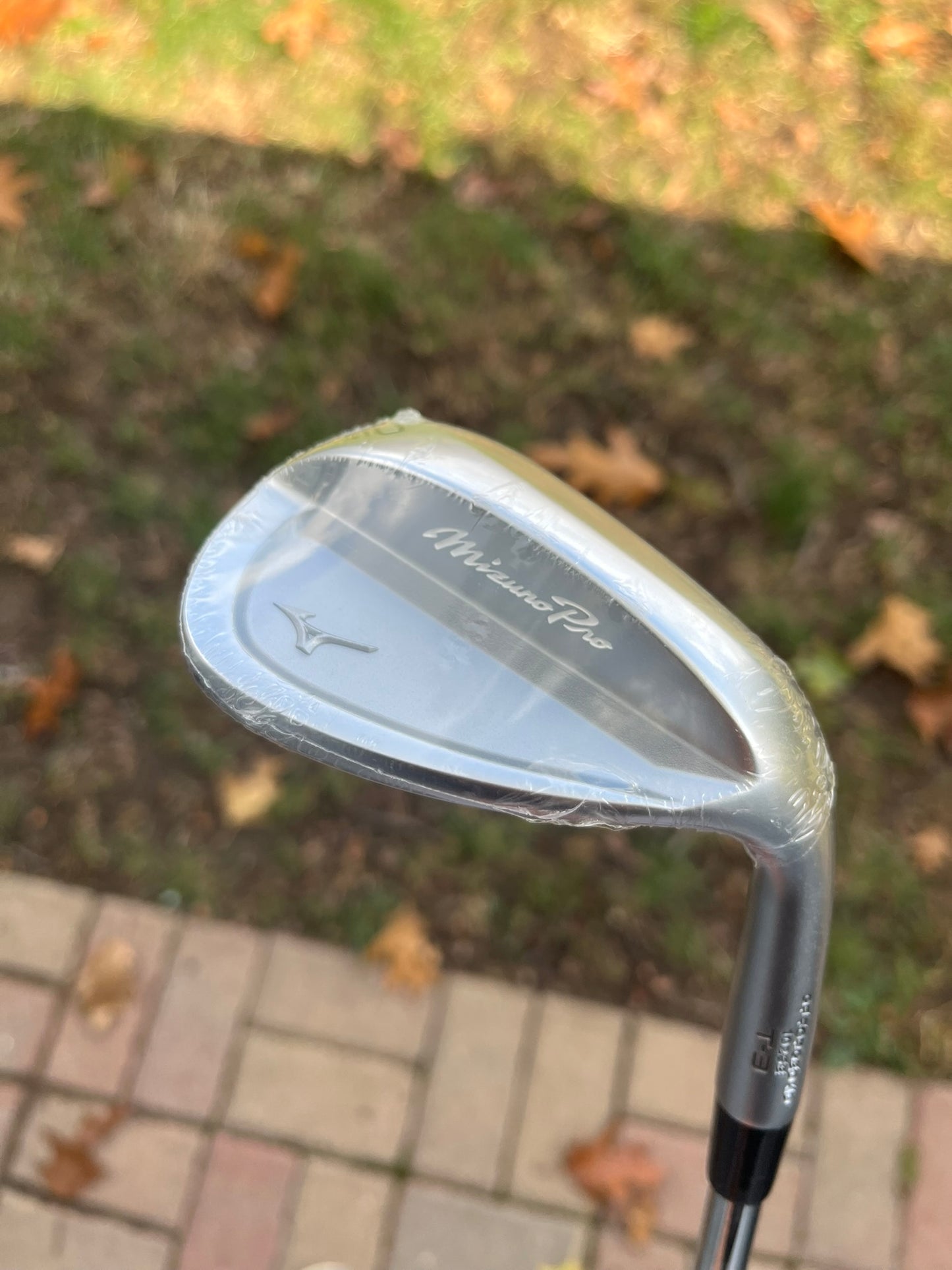 Mizuno Pro T-3 Soft White Satin Lob Wedge 60° / 10 KBS Wedge Flex 35.25″ NEW