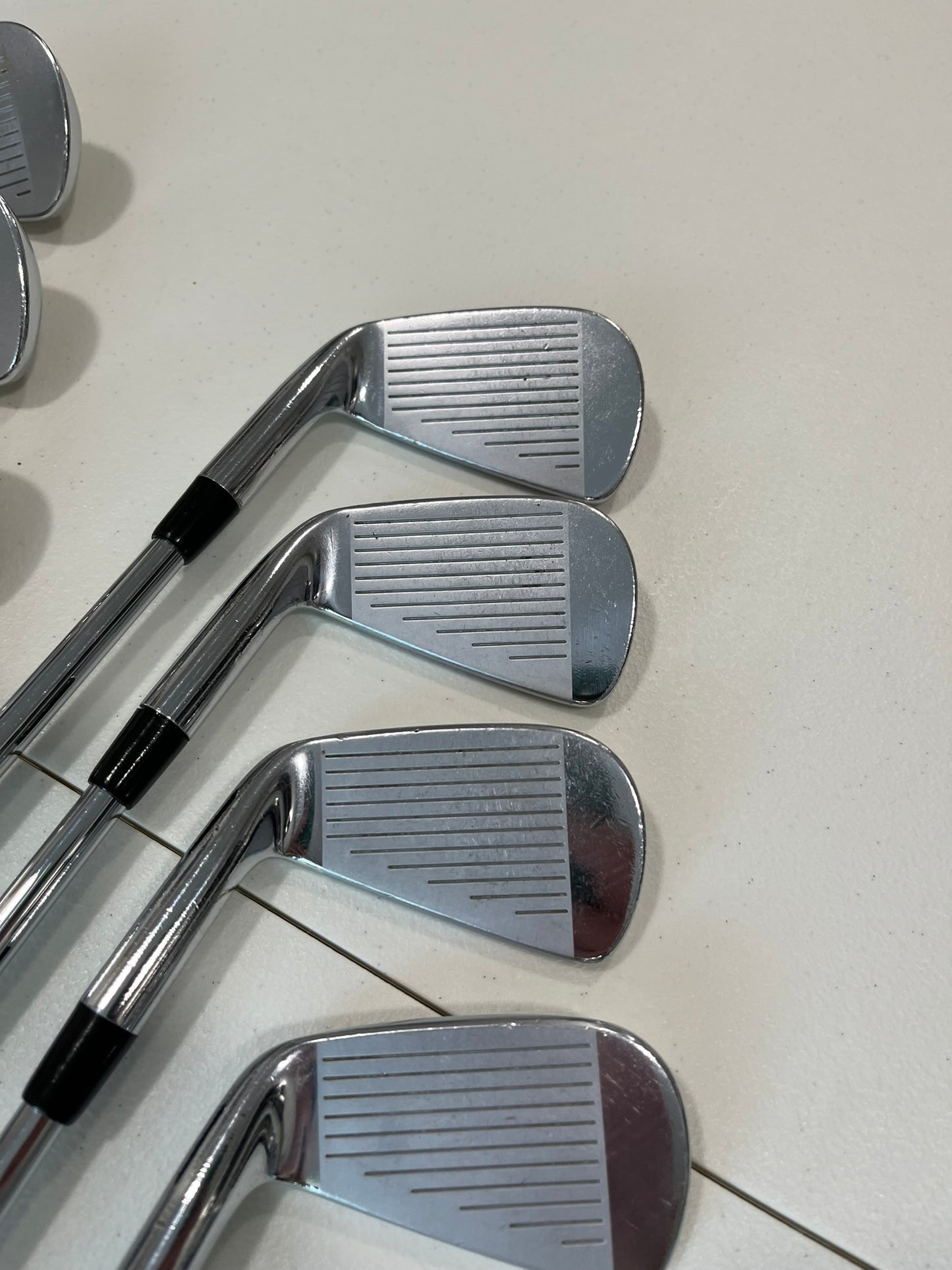 Photo of Titleist 690 CB Forged Iron Set Stiff Flex Dg S300
