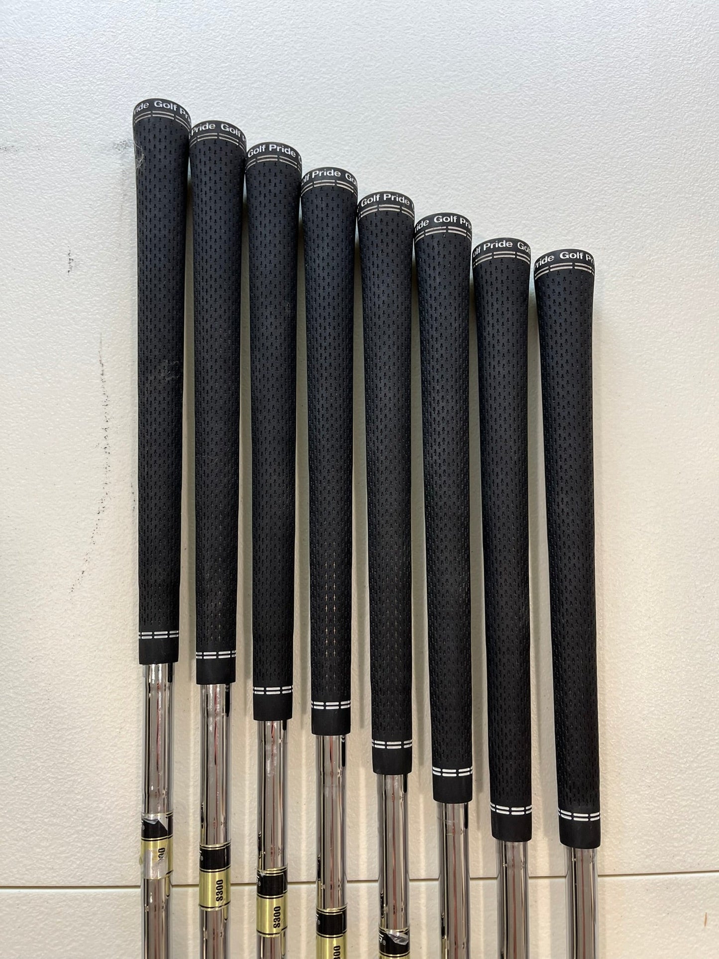 Photo of Titleist 690 CB Forged Iron Set Stiff Flex Dg S300