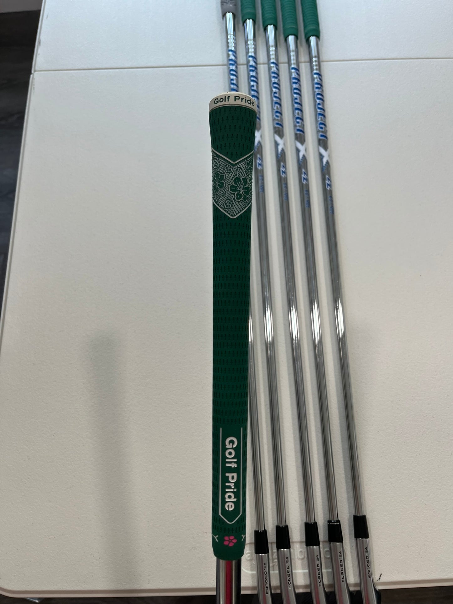 Photo of Callaway Apex Pro 24 Iron Set Stiff Flex Project X Lz
