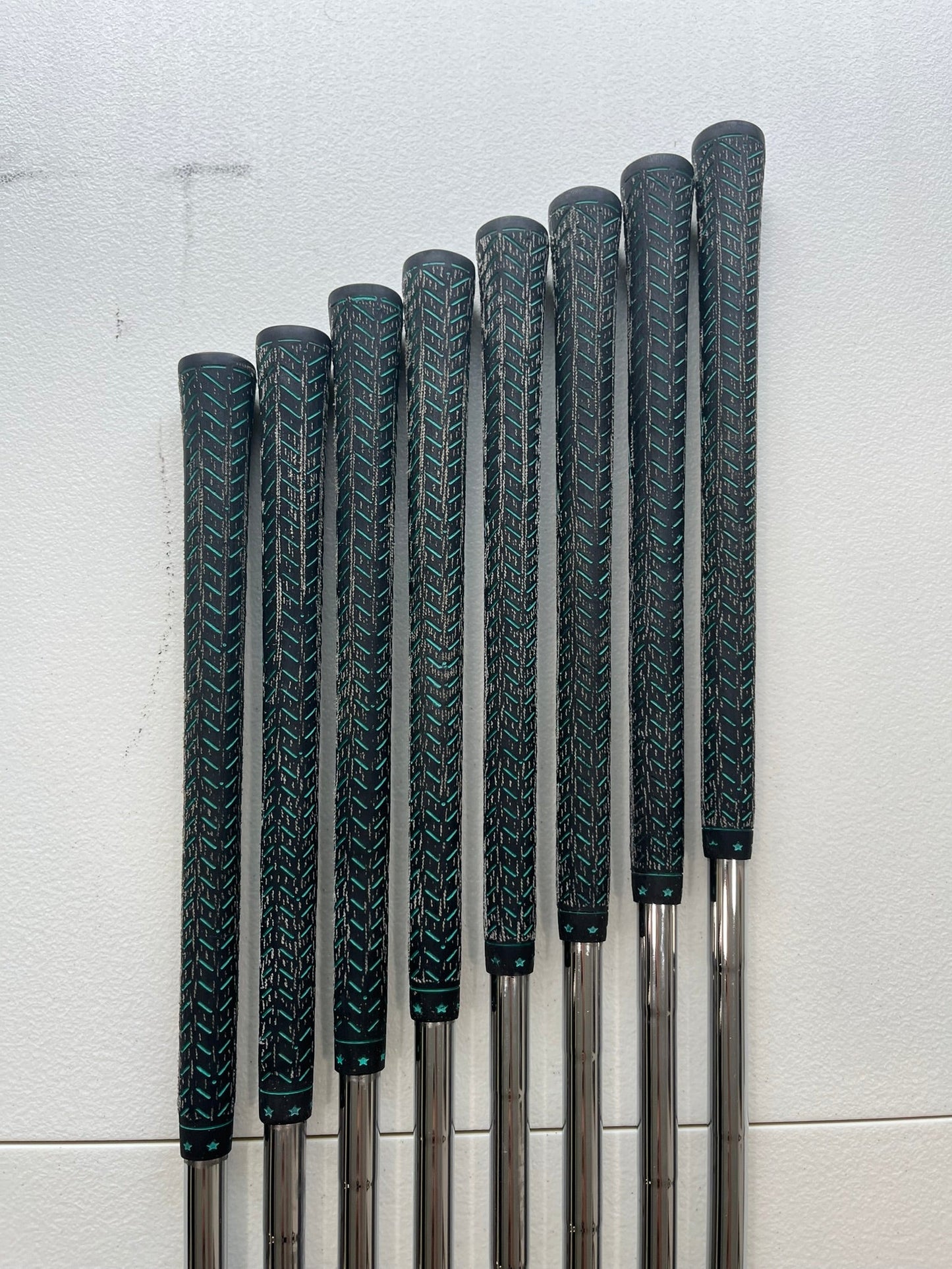 Photo of Double Diamond Oversize Iron Set Regular Flex True Temper