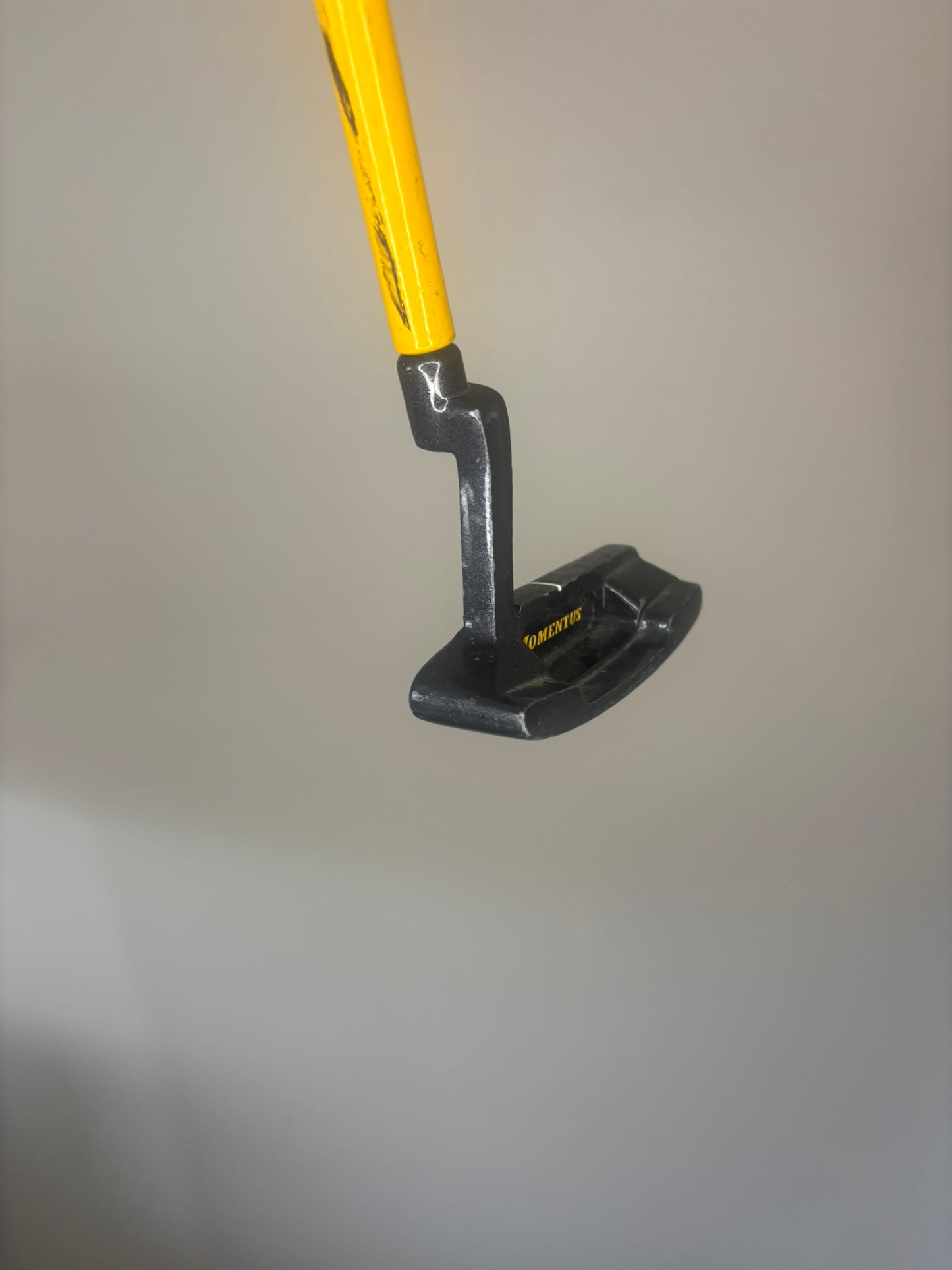 Momentus Heavy Trainer Putter 34.5″