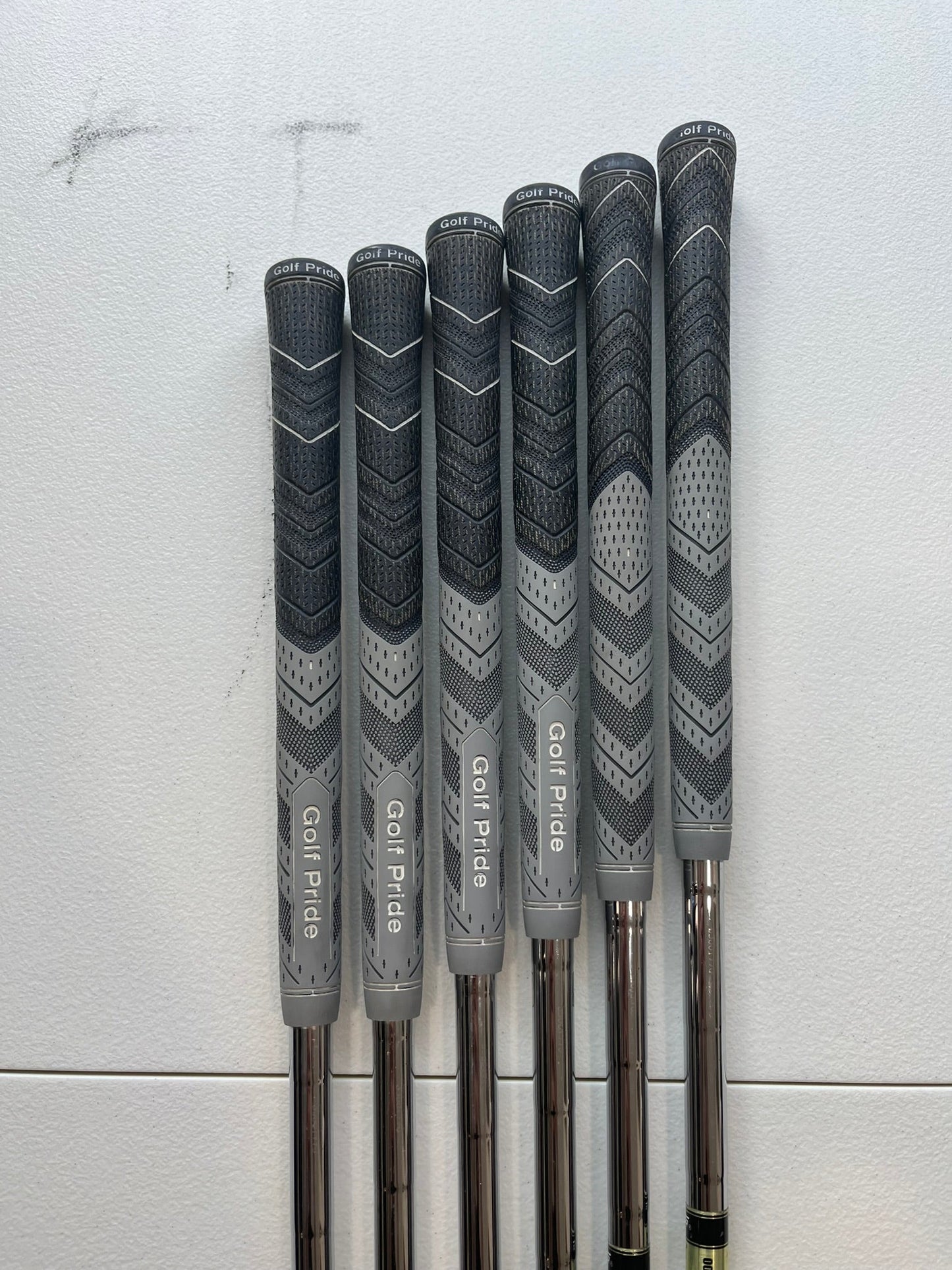 Photo of Titleist 714 CB Iron Set Extra Stiff Flex Dynamic Gold X100
