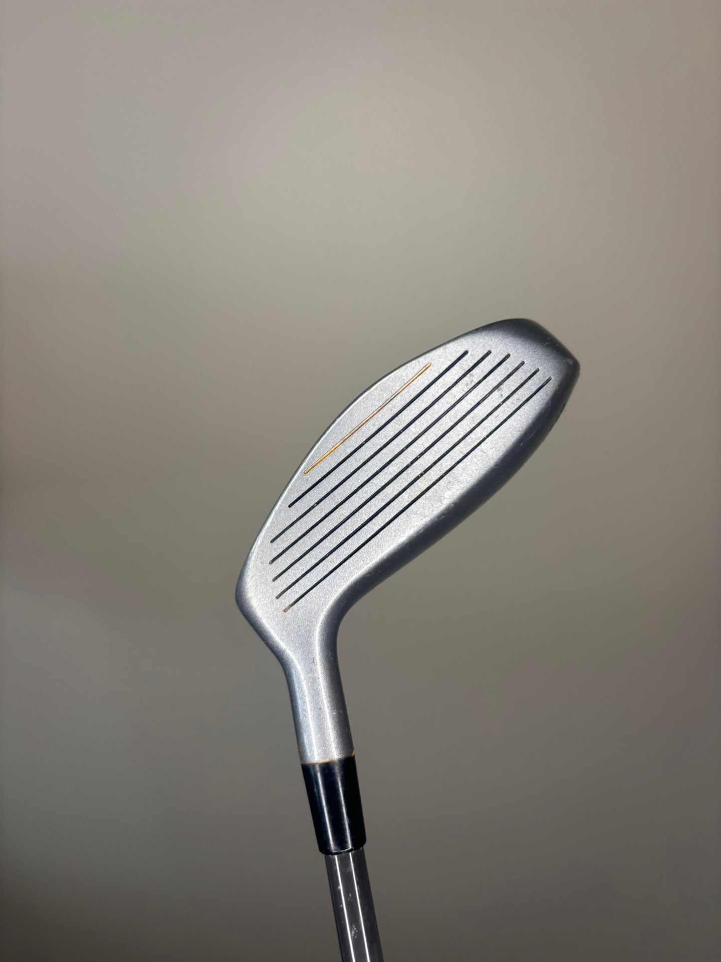 Lo-Pro Silver Diamond 7-Wood 24° Oracle Graphite Regular Flex 42″ Grip WORN
