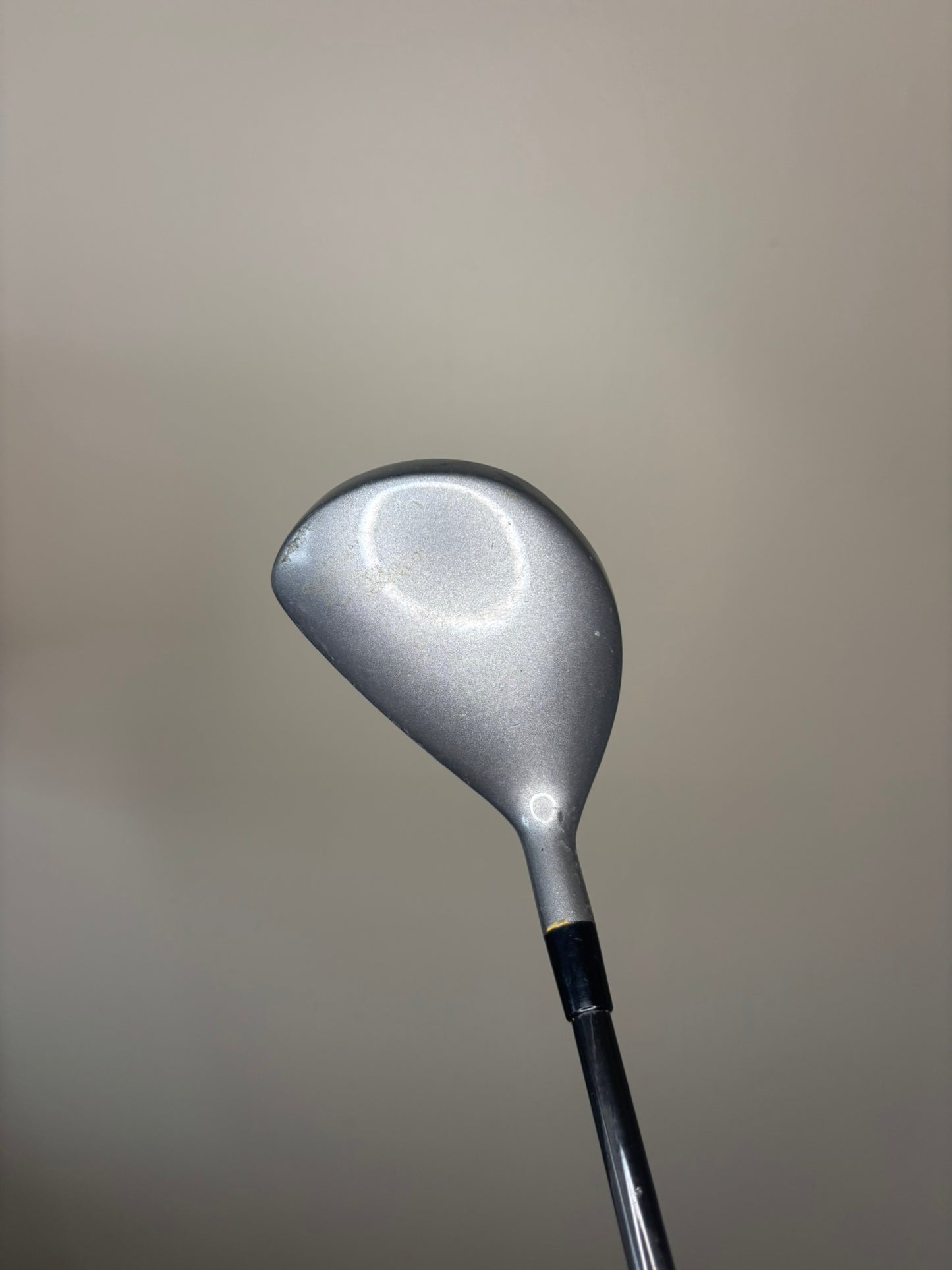 Lo-Pro Silver Diamond 7-Wood 24° Oracle Graphite Regular Flex 42″ Grip WORN