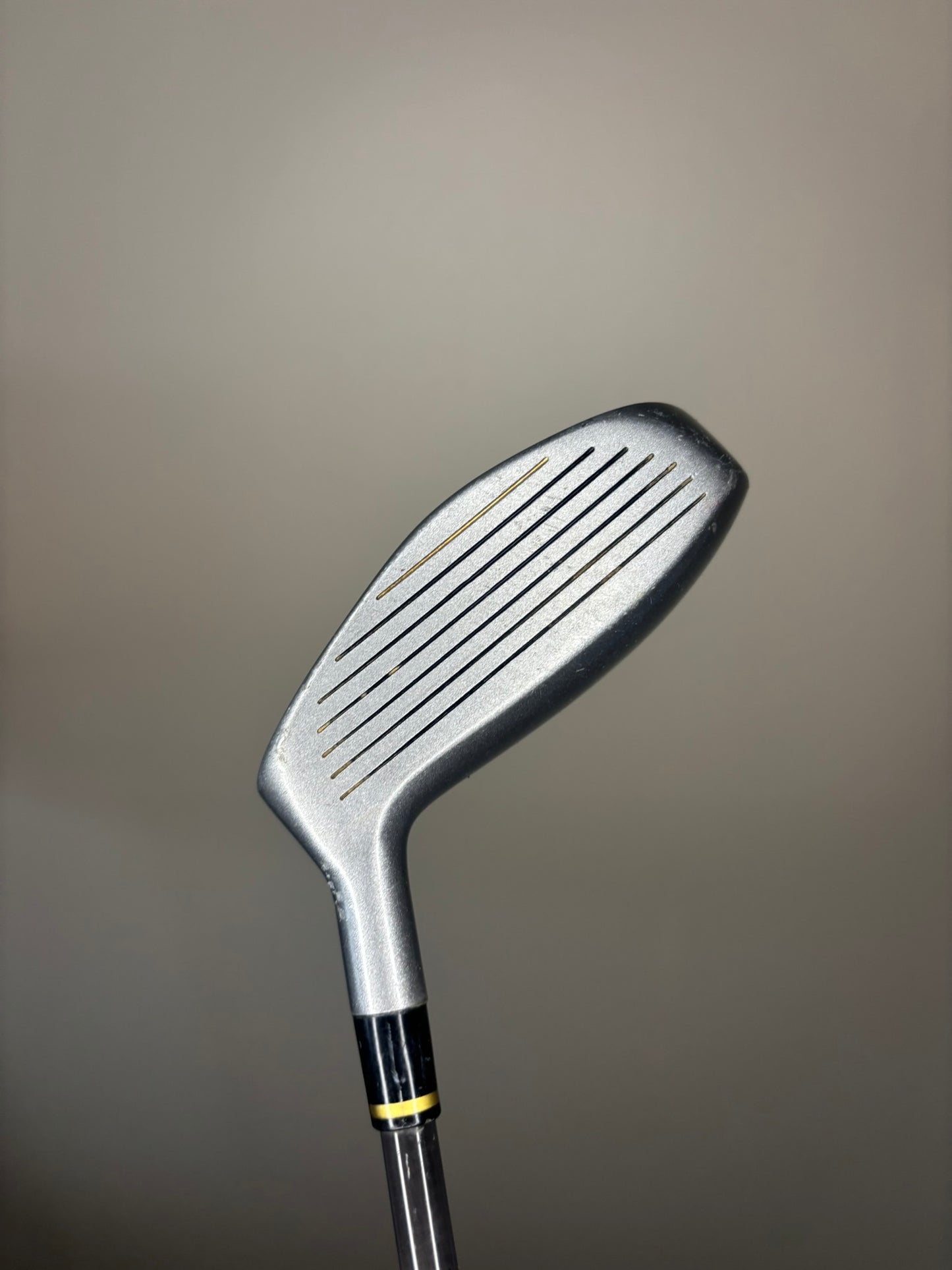 Lo-Pro Silver Diamond 5-Wood 19° Oracle Graphite Regular Flex 42.25″