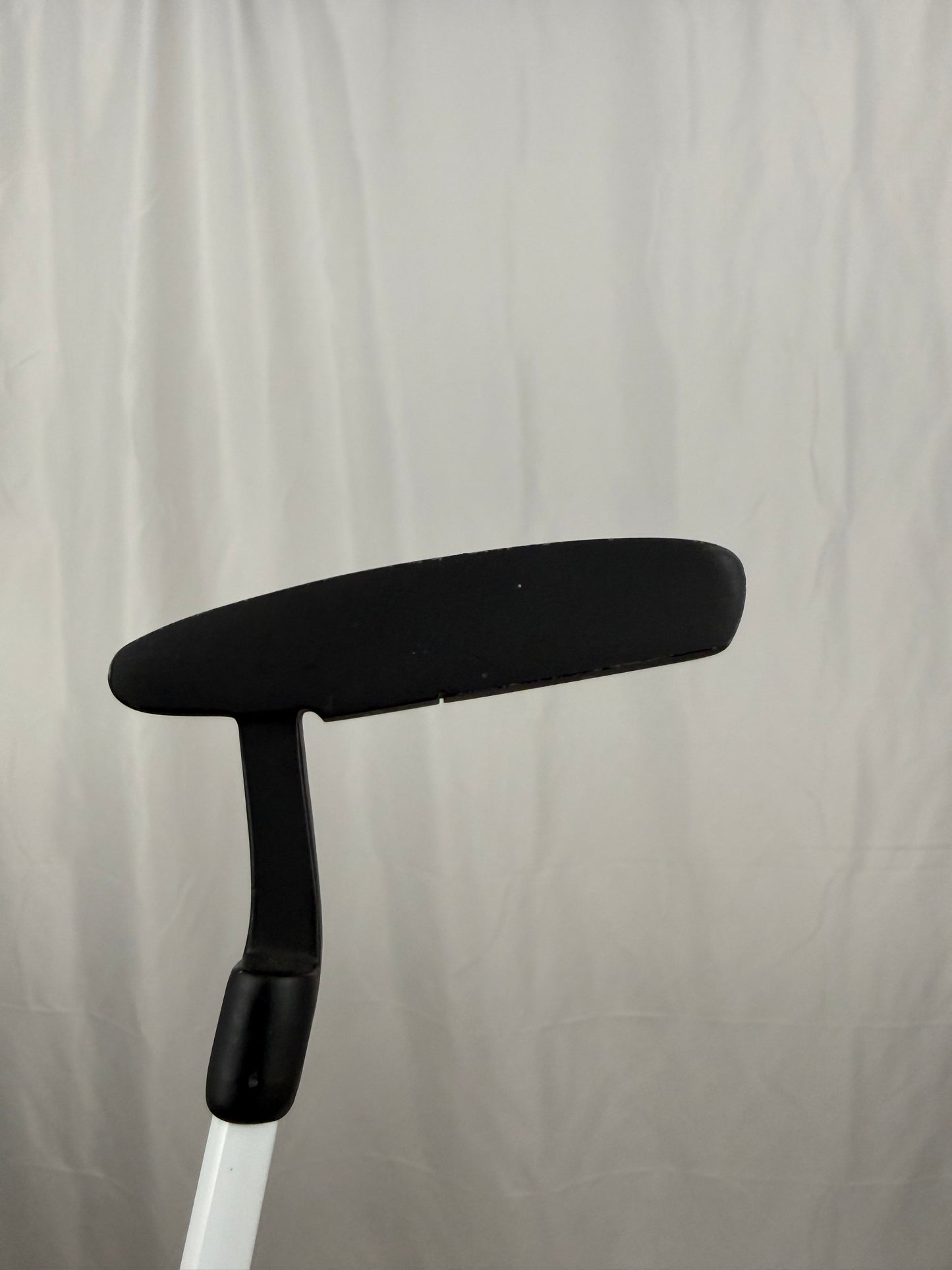 Photo of AIM Putter White