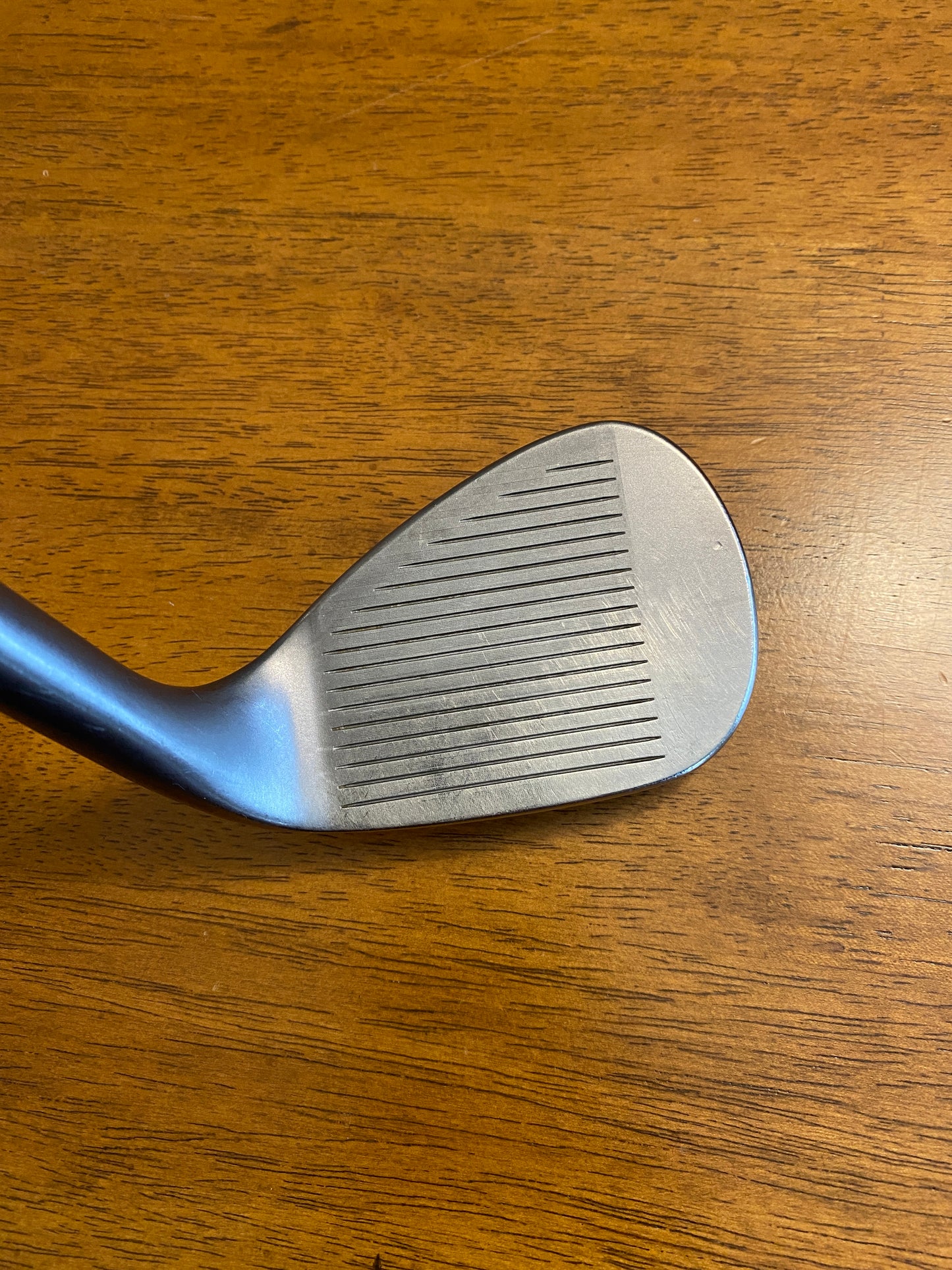 Titleist Vokey SM10.S Nickel Wedge 54° / 10 AMT White Extra Stiff Lefty 36″