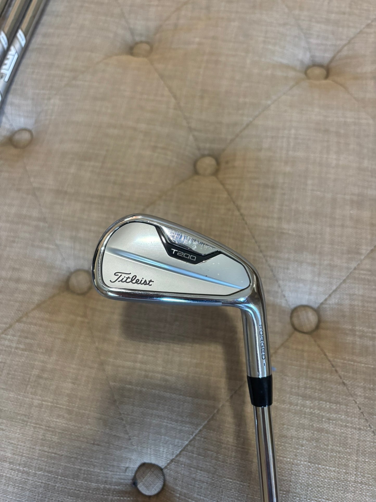 Titleist 2021 T200 Iron Set 4-PW AMT Tour White S300 Stiff Flex +1/4″ NICE