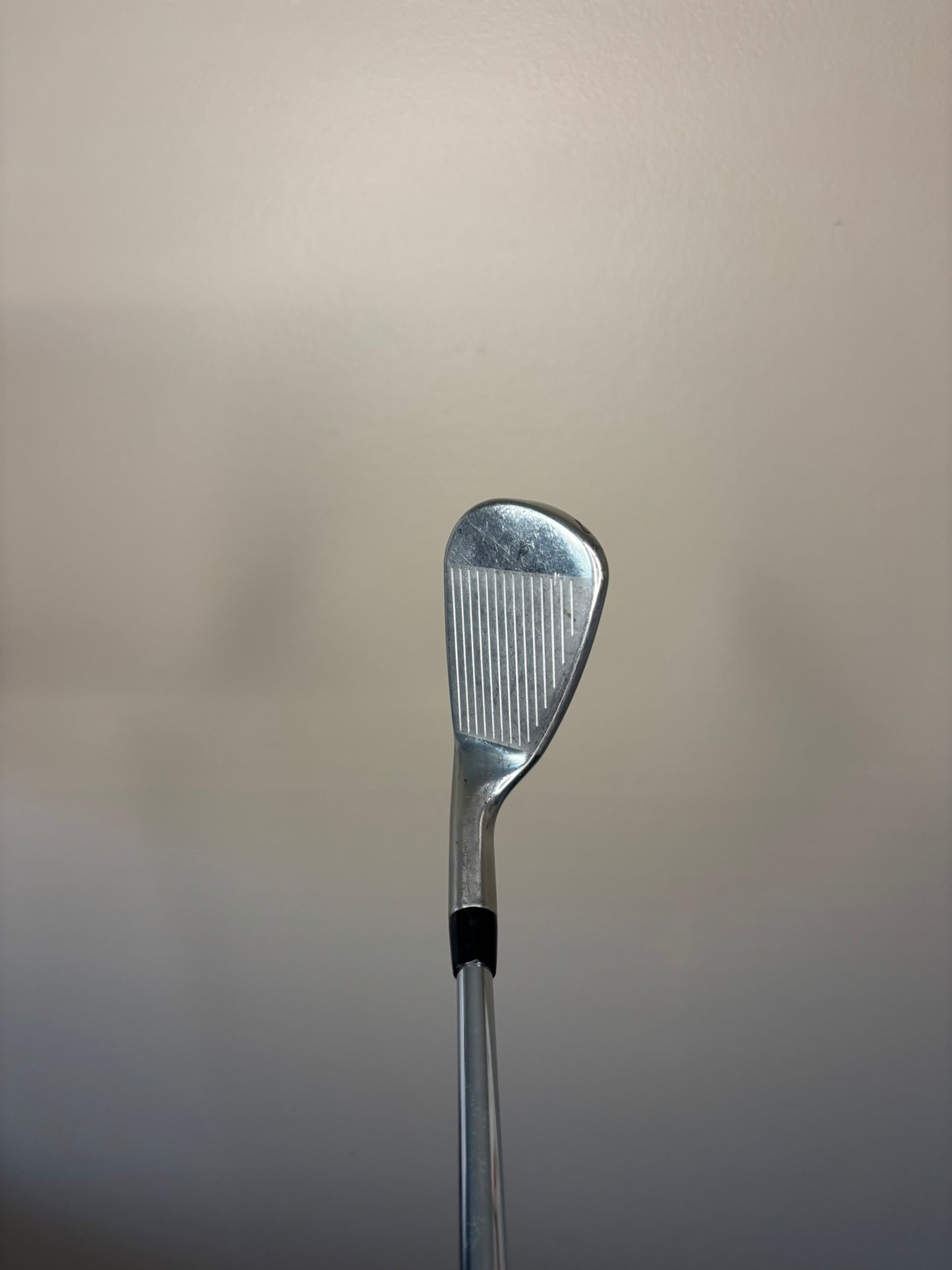 Titleist 718 AP1 Gap Wedge 48° AMT Tour White X100 Extra Stiff Flex 35.5″ NICE