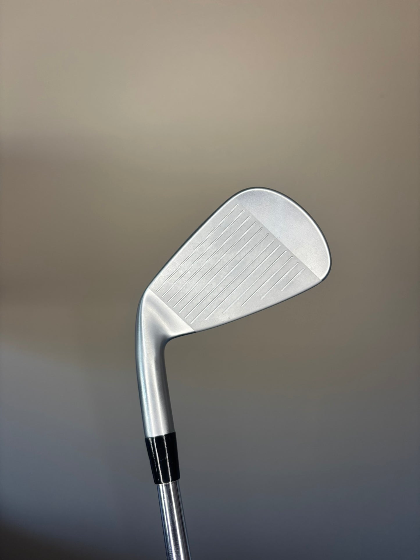 Mizuno JPX 923 Hot Metal Pro 7-Iron DG 105 S300 Stiff Flex 37″ MINT