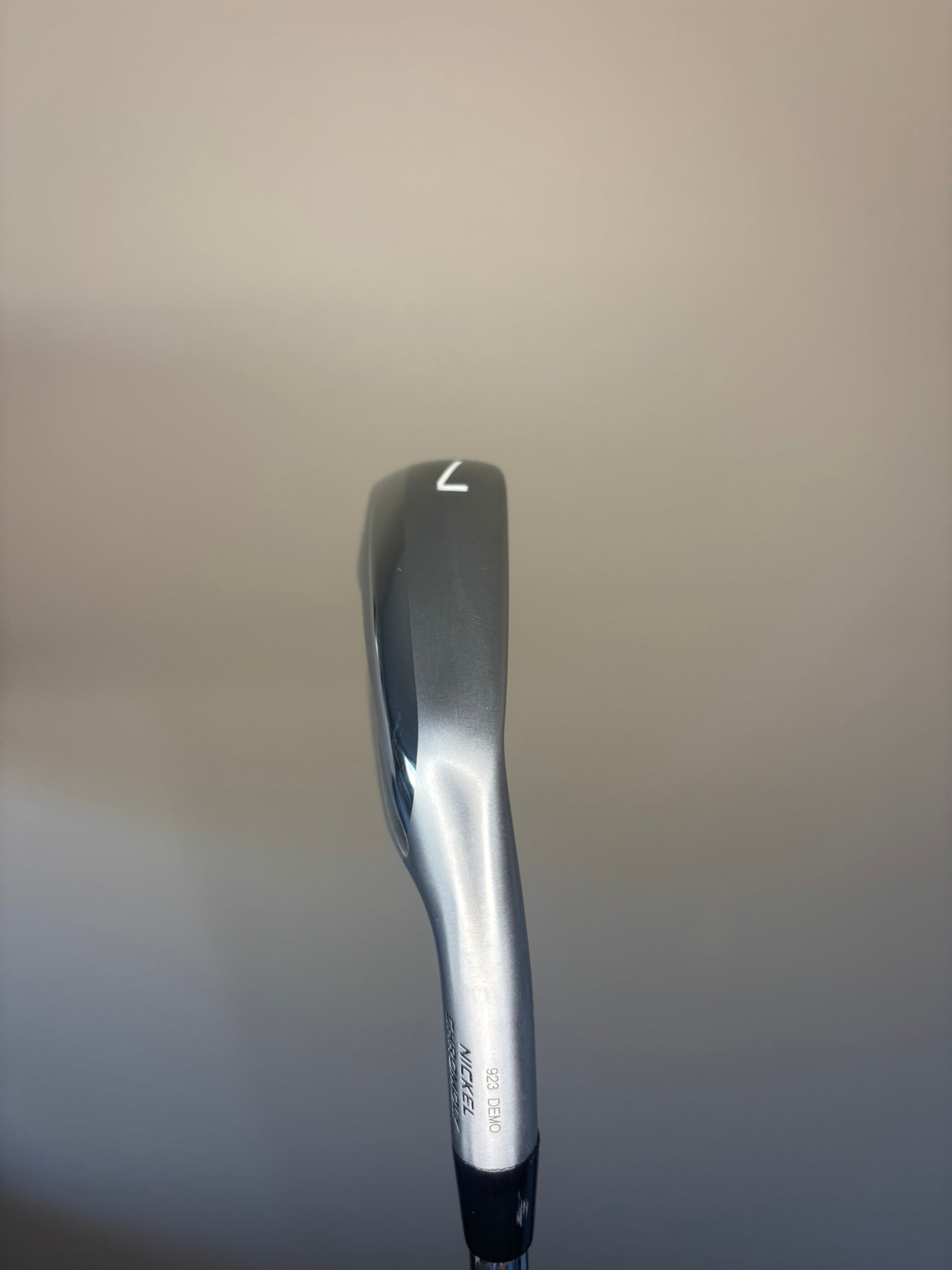 Mizuno JPX 923 Hot Metal Pro 7-Iron DG 105 S300 Stiff Flex 37″ MINT