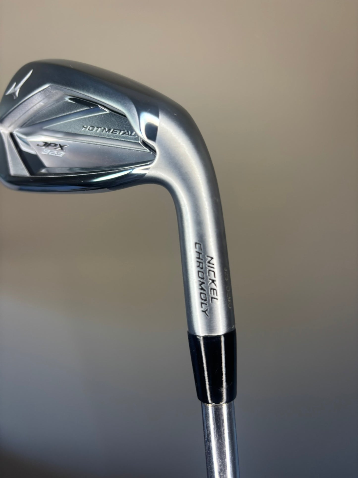Mizuno JPX 923 Hot Metal 7-Iron DG 95 R300 Regular Flex 37″ MINT
