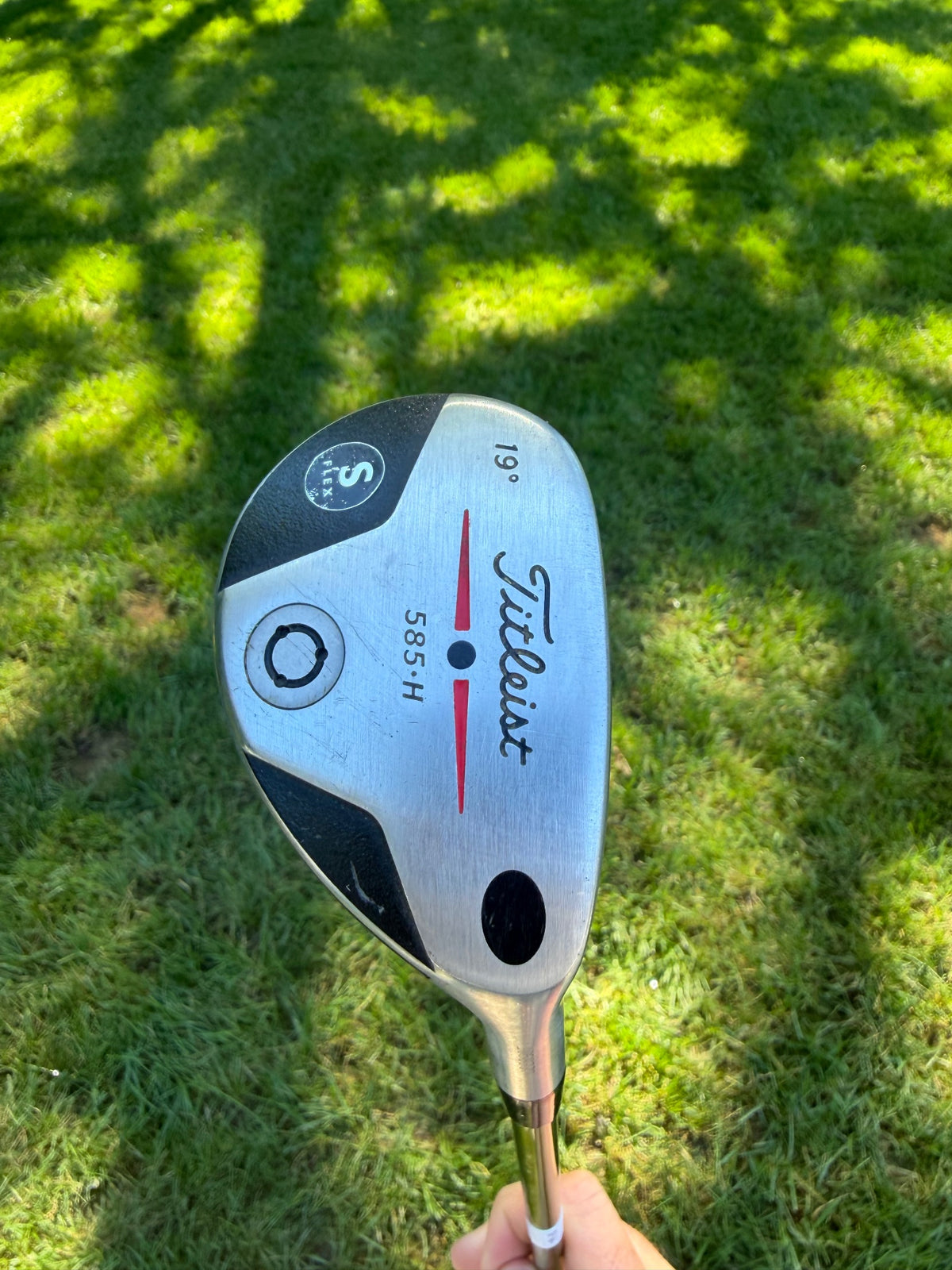 Titleist 585.H 3 Hybrid 19° Aldila NV 85 Stiff Flex 40.5"