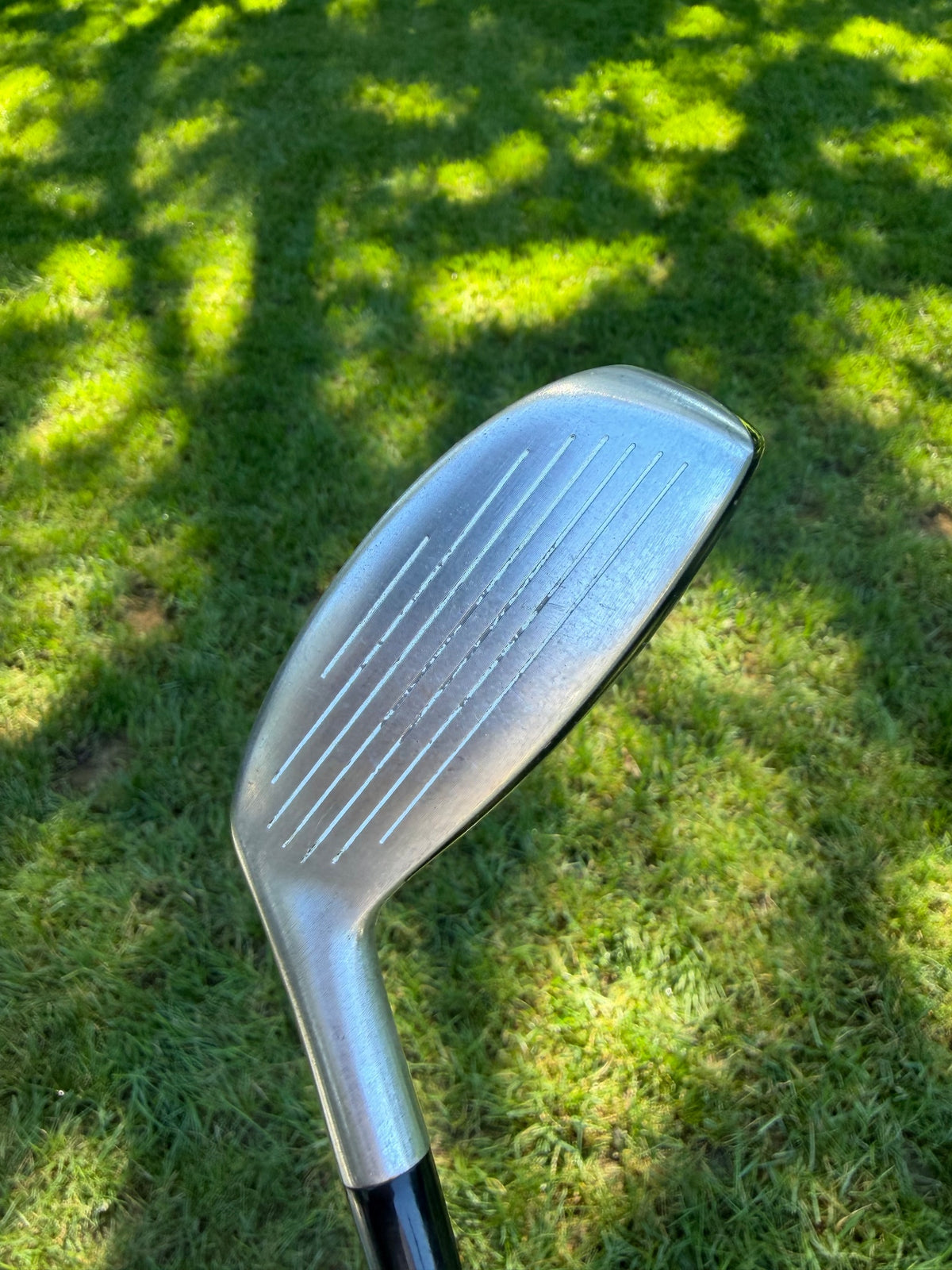 Titleist 585.H 3 Hybrid 19° Aldila NV 85 Stiff Flex 40.5" — photo 2