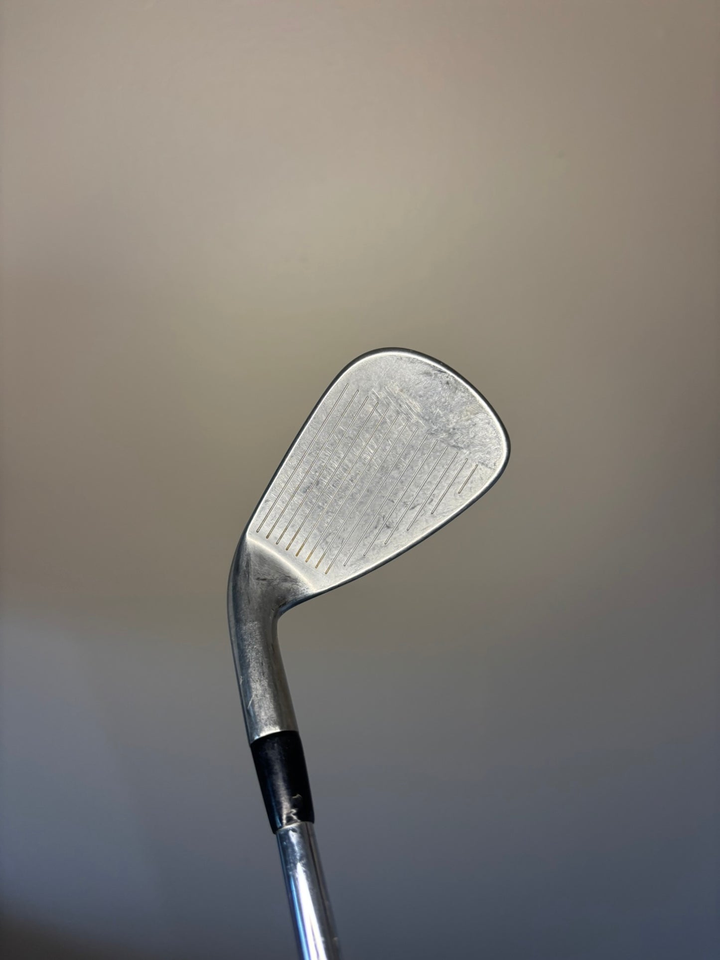 Titleist 716 AP1 Gap Wedge 47° AMT X100 Extra Stiff Flex 35.5″ NICE