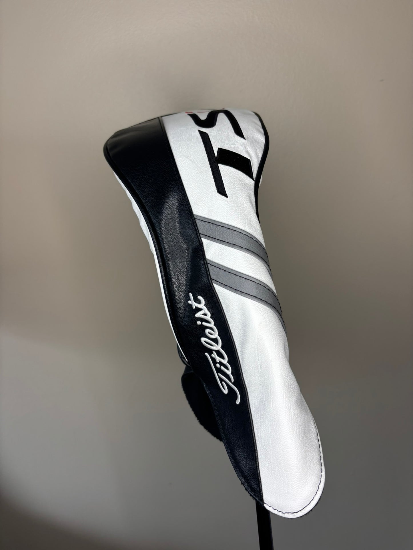 Titleist TSr3 Driver 9° HZRDUS Black 60g Stiff Flex 45.25″ +HC NICE