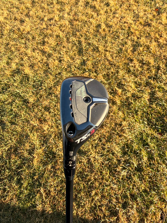 Photo of Titleist TSR3 3 Hybrid 19° Stiff Flex Hzrdus Smoke Rdx