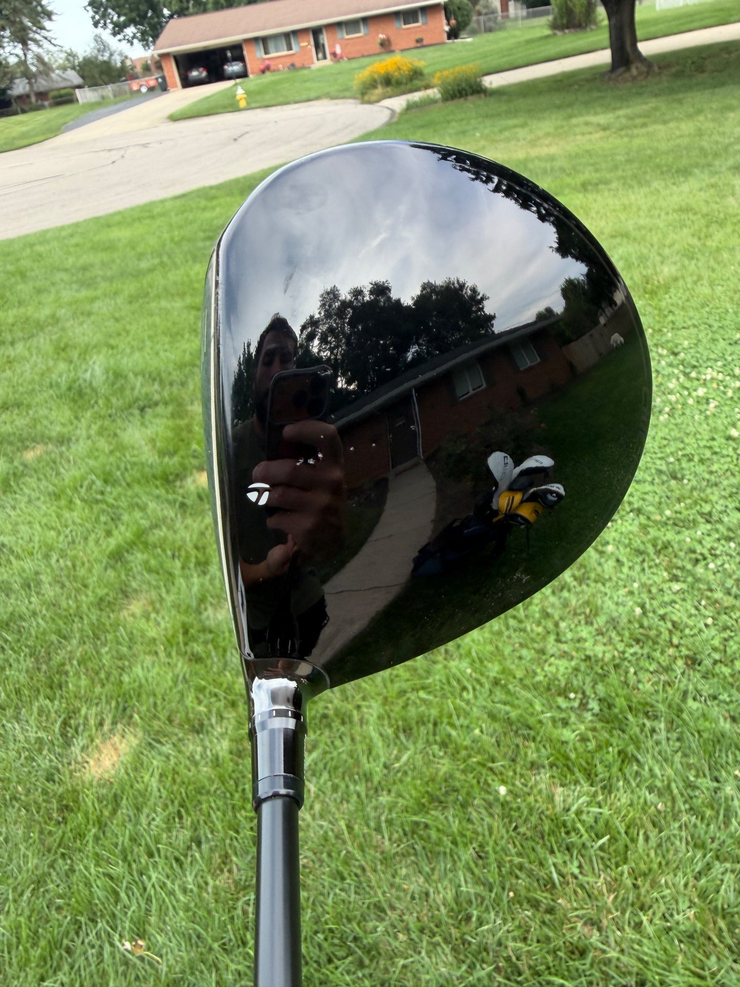 TaylorMade Qi10 MAX Driver 10.5° Helium 5F2 Senior Flex 43.5" +HC NICE — photo 3