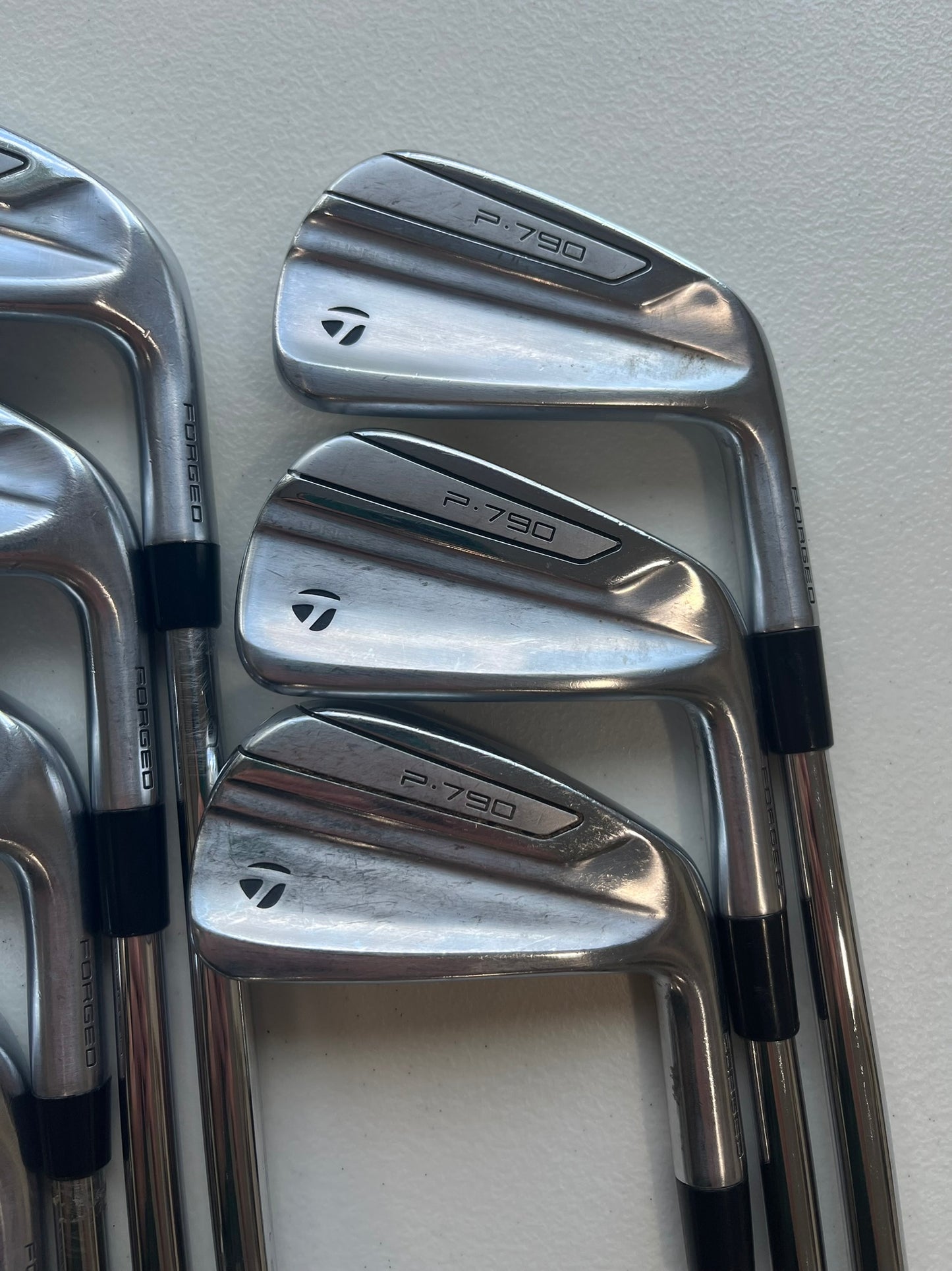 Taylormade P790 2019 Iron Set 4-PW DG 105 S300 Stiff Flex Standard NICE