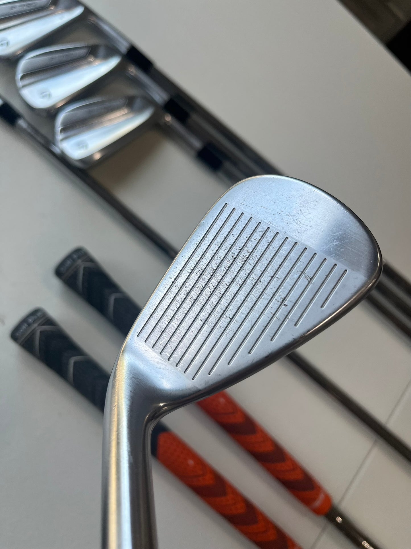Taylormade P790 2019 Iron Set 4-PW DG 105 S300 Stiff Flex Standard NICE