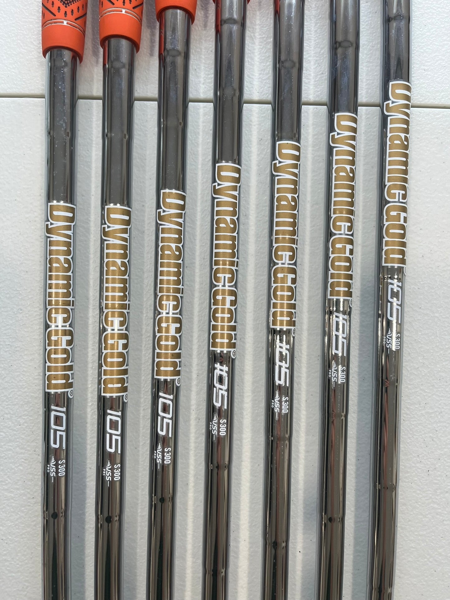 Taylormade P790 2019 Iron Set 4-PW DG 105 S300 Stiff Flex Standard NICE