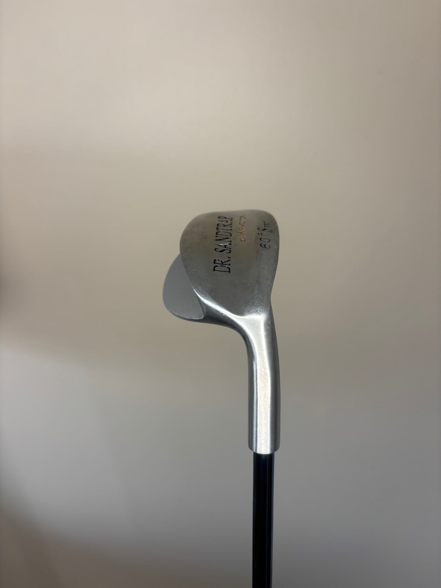 X Factor Dr. Sandtrap Sand Wedge 60° Dr. Knockdown Regular Flex 35.5″