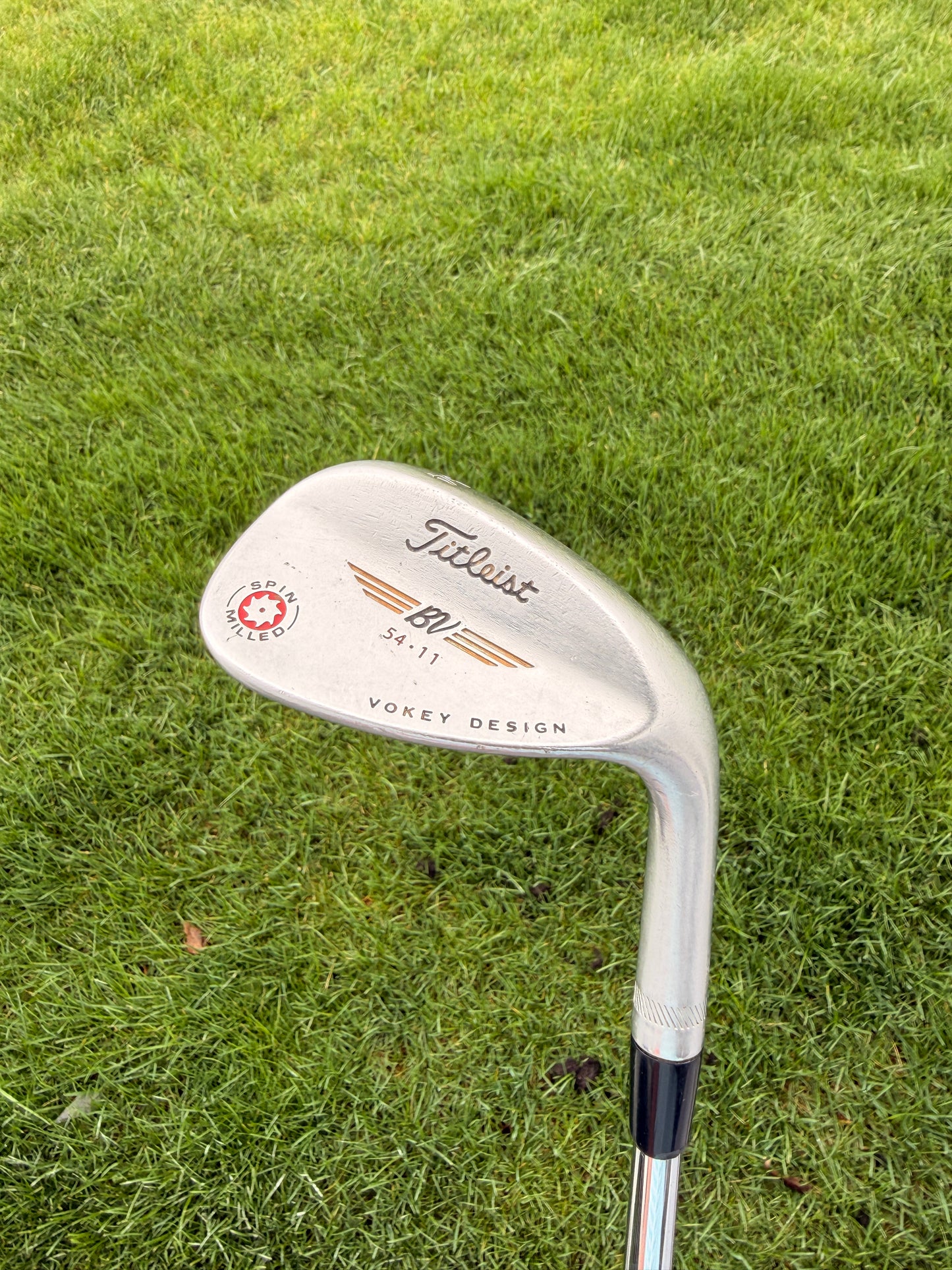 Titleist 2009 Vokey Spin Milled Chrome Wedge 54° / 11 DG Stiff Flex 36.5″