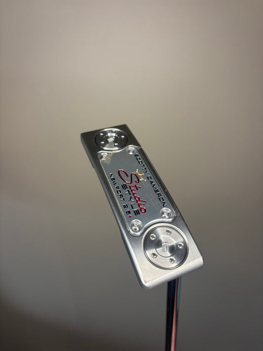 Scotty Cameron 2025 Studio Style Newport 2.5+ Putter 34″ +HC NEW