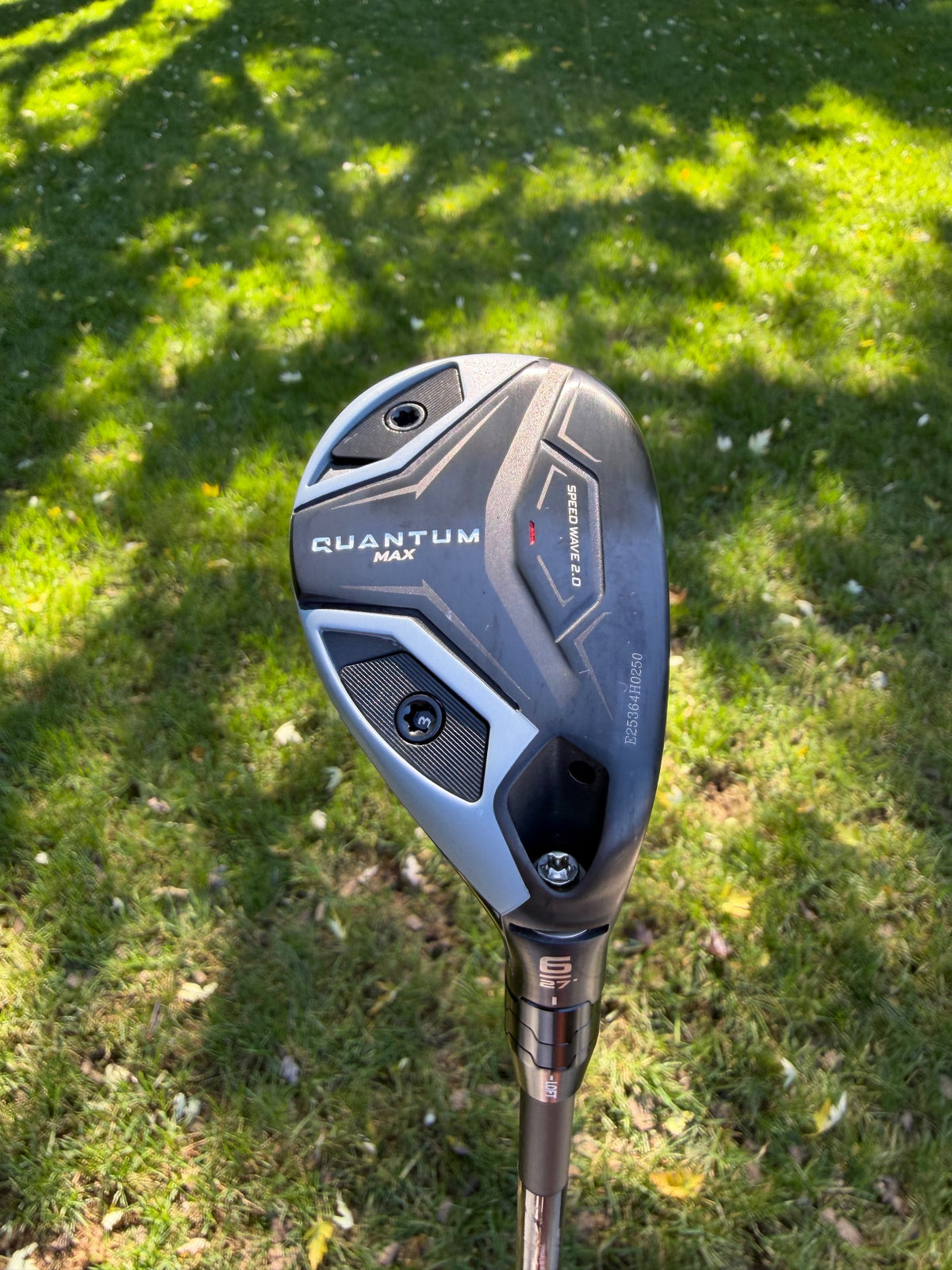 Callaway Quantum Max 6 Hybrid 27° Vanquish R2 Senior Flex 38.75" +HC MINT