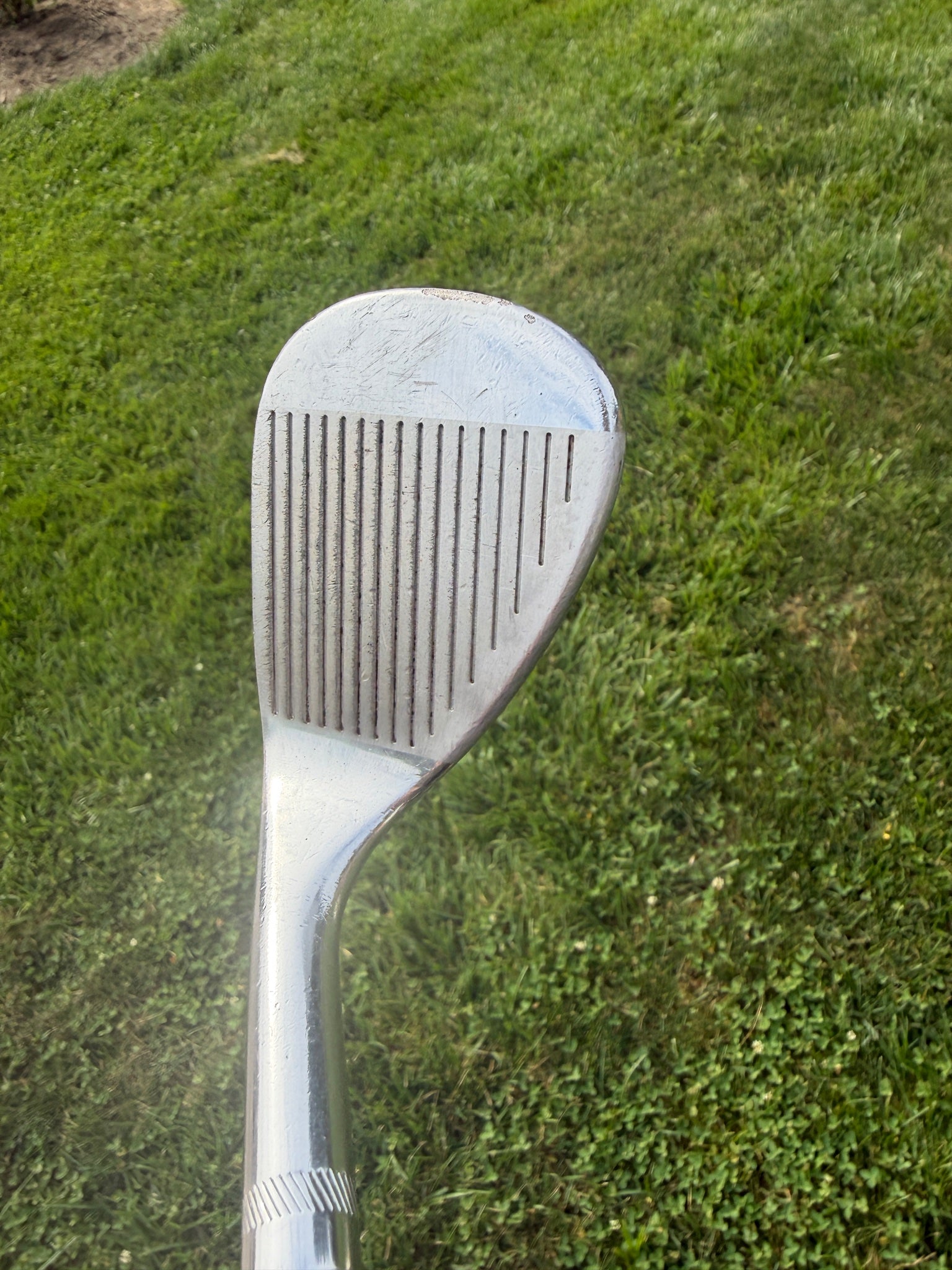 Titleist Vokey Chrome 200 Gap Wedge 52° / 8 Dynamic Gold Wedge Flex 35.75" — photo 3