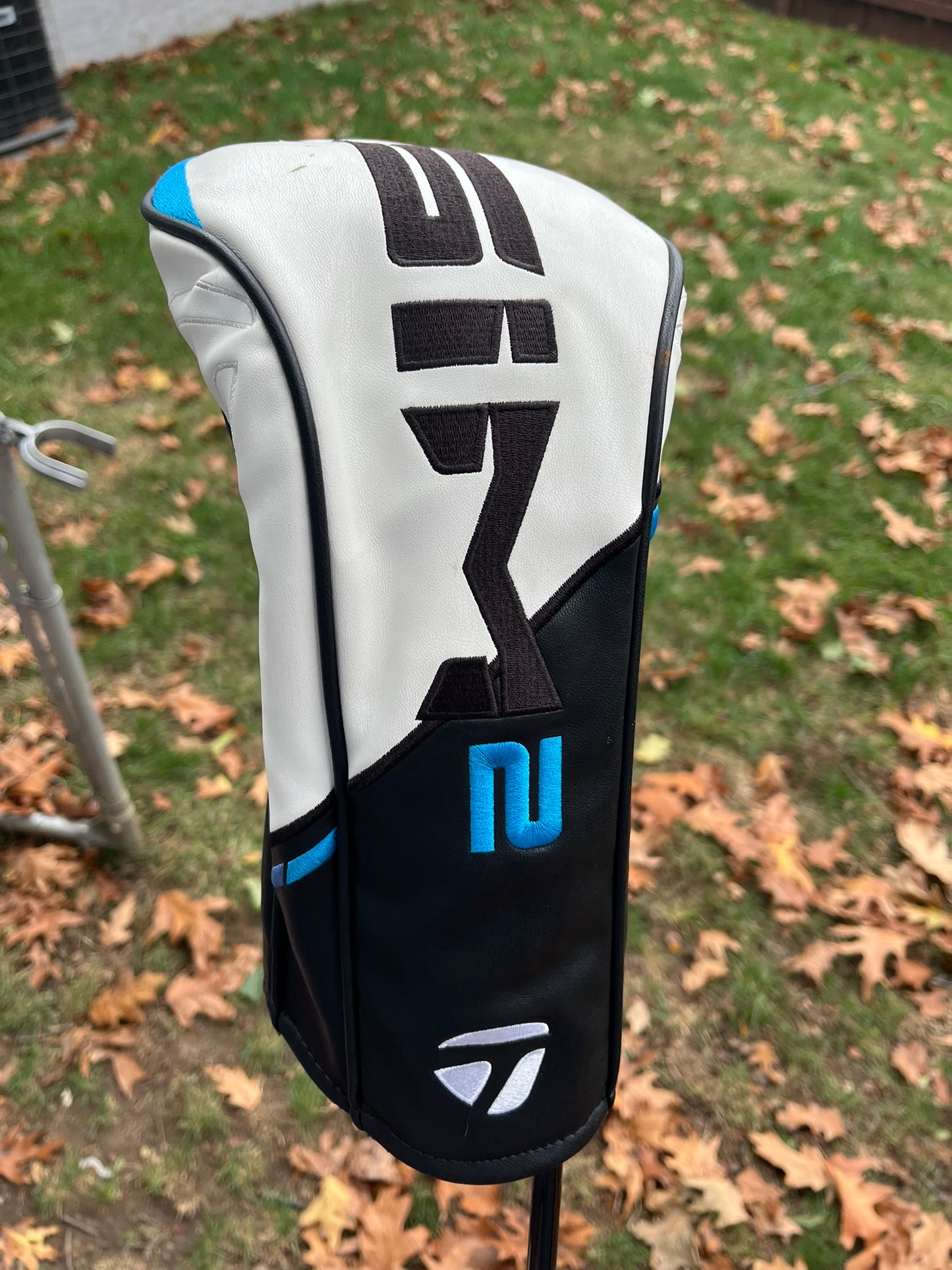 Taylormade Sim2 Max Driver 10.5° Fujikura Pro 60 Stiff Flex 45.25″ +HC NICE