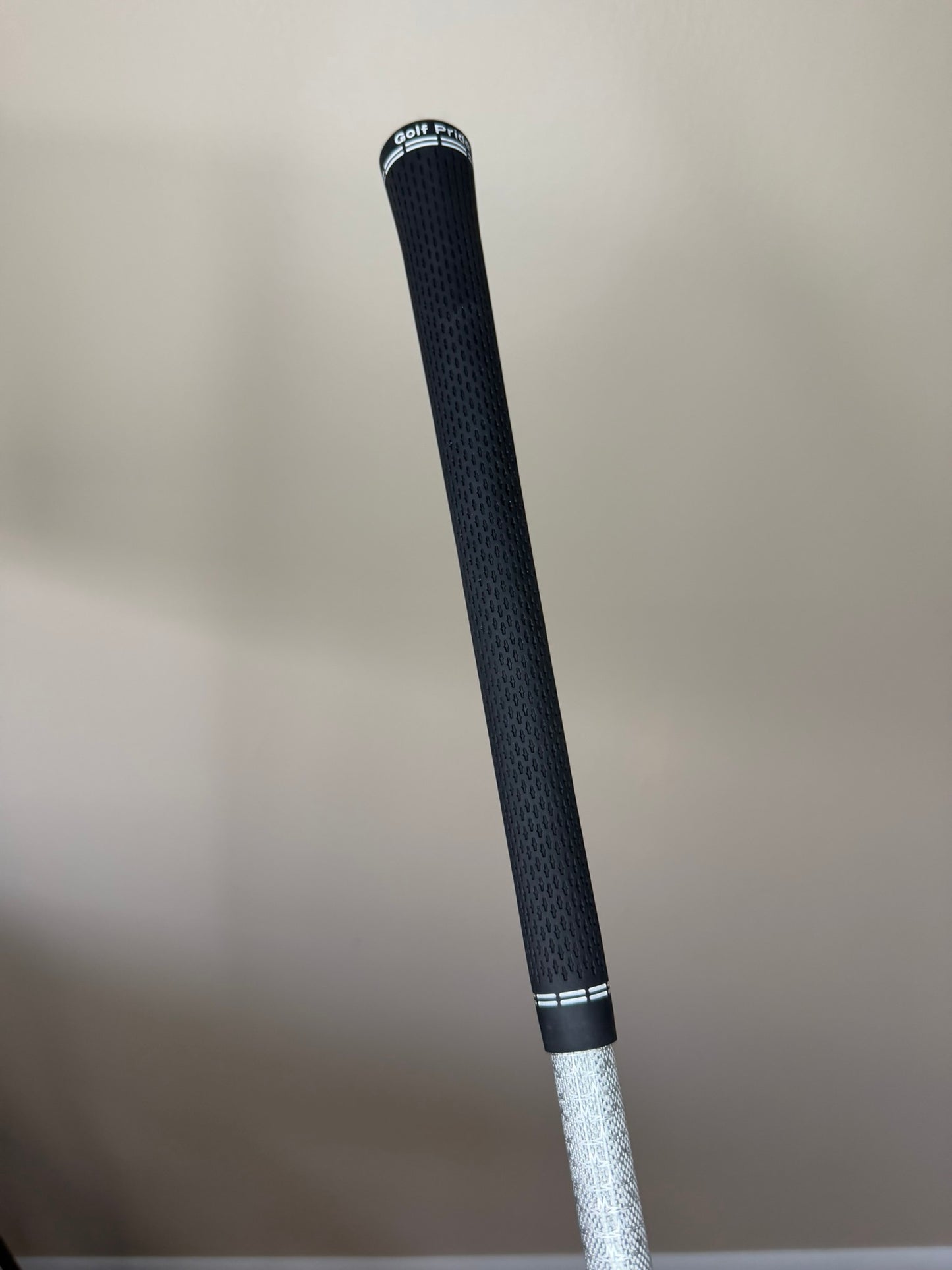 Titleist GT2 Driver 9° Tensei AV Blue Regular Flex 45.5″  NEAR MINT