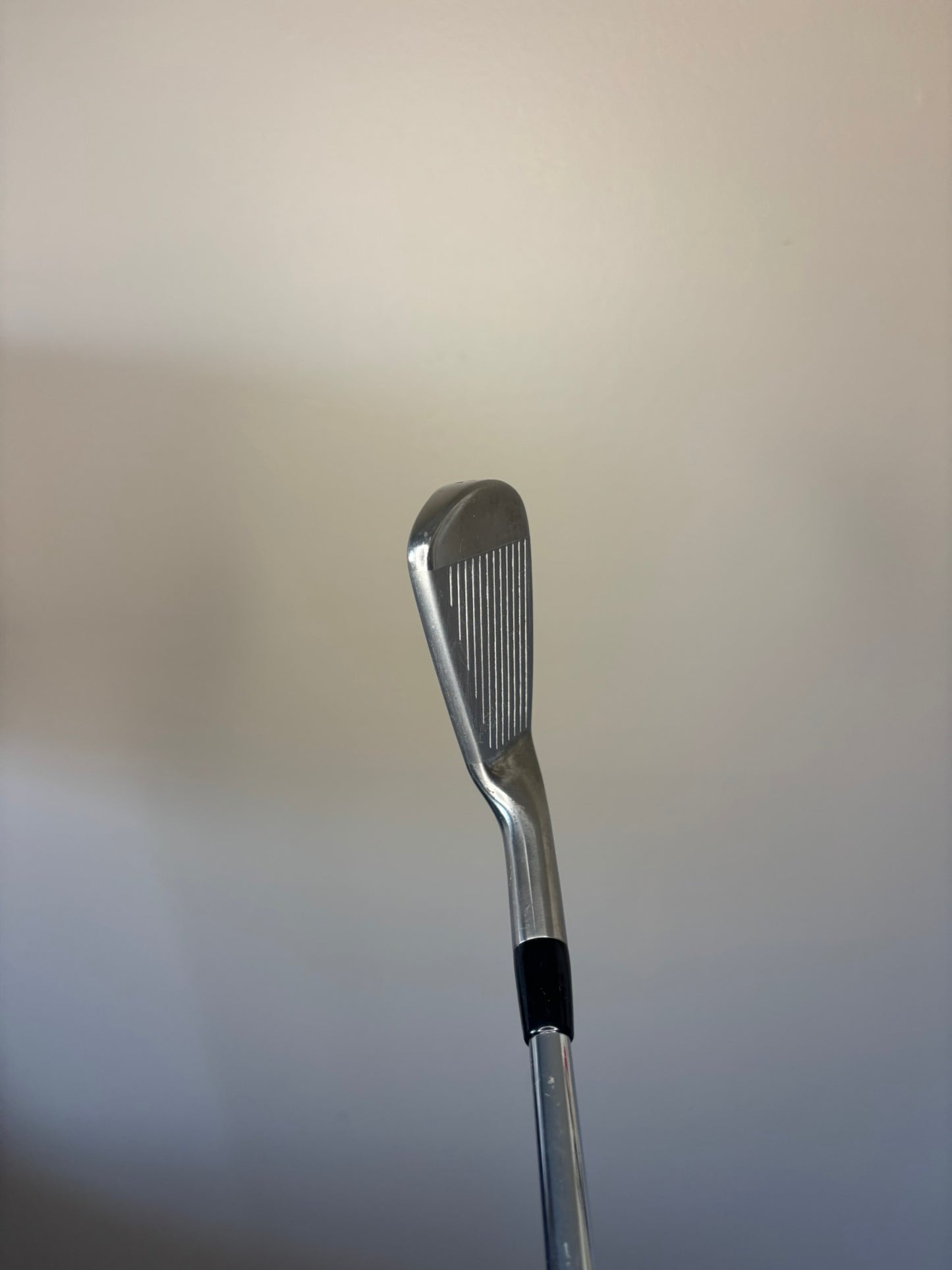 Titleist 704.CB 6-Iron DG S300 Stiff Flex Lefty 37.5″ NICE