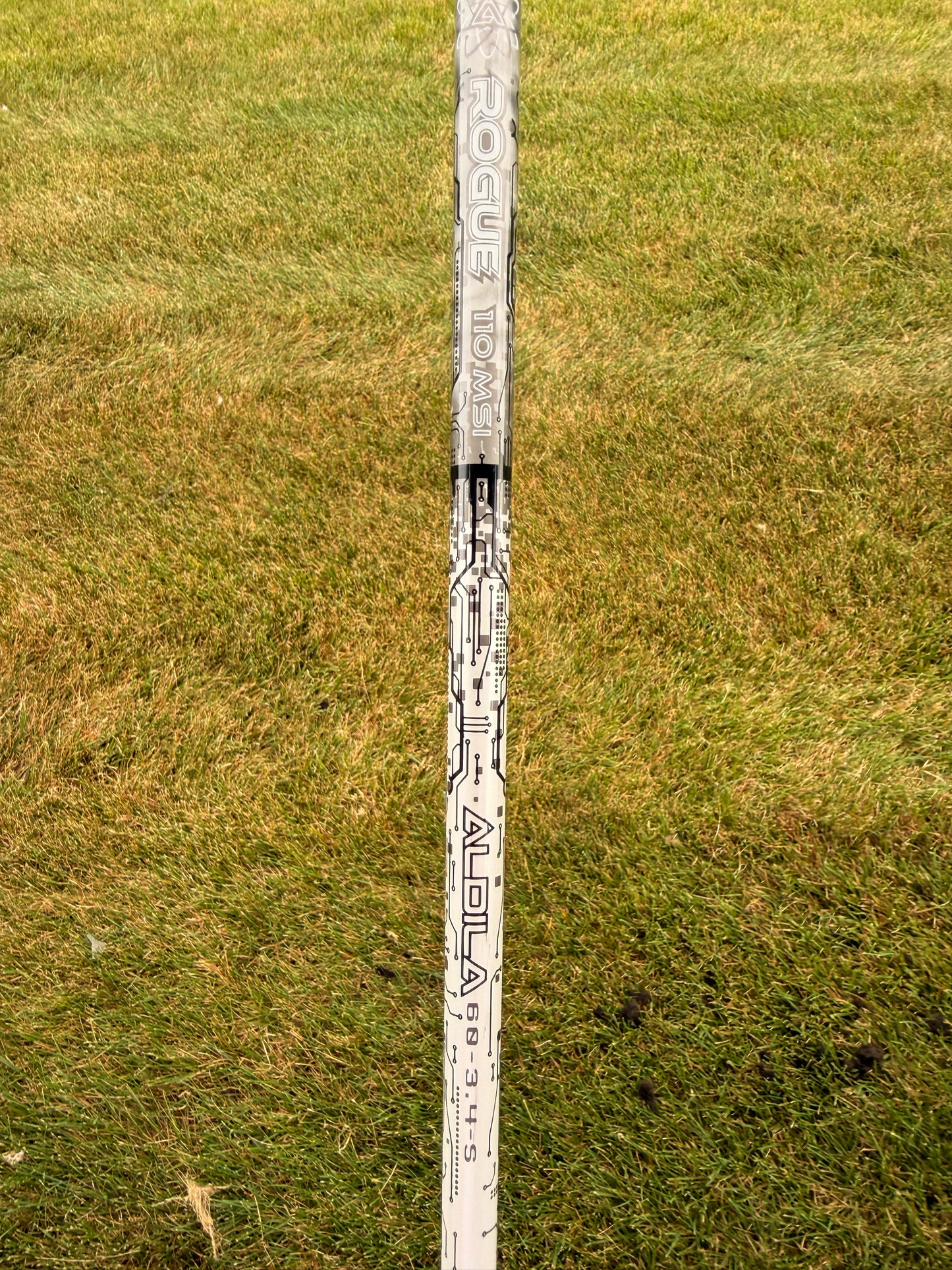 Wilson Staff FG Tour F5 Driver 9° Aldila Rogue 60g Stiff Flex 45.75" +HC NICE