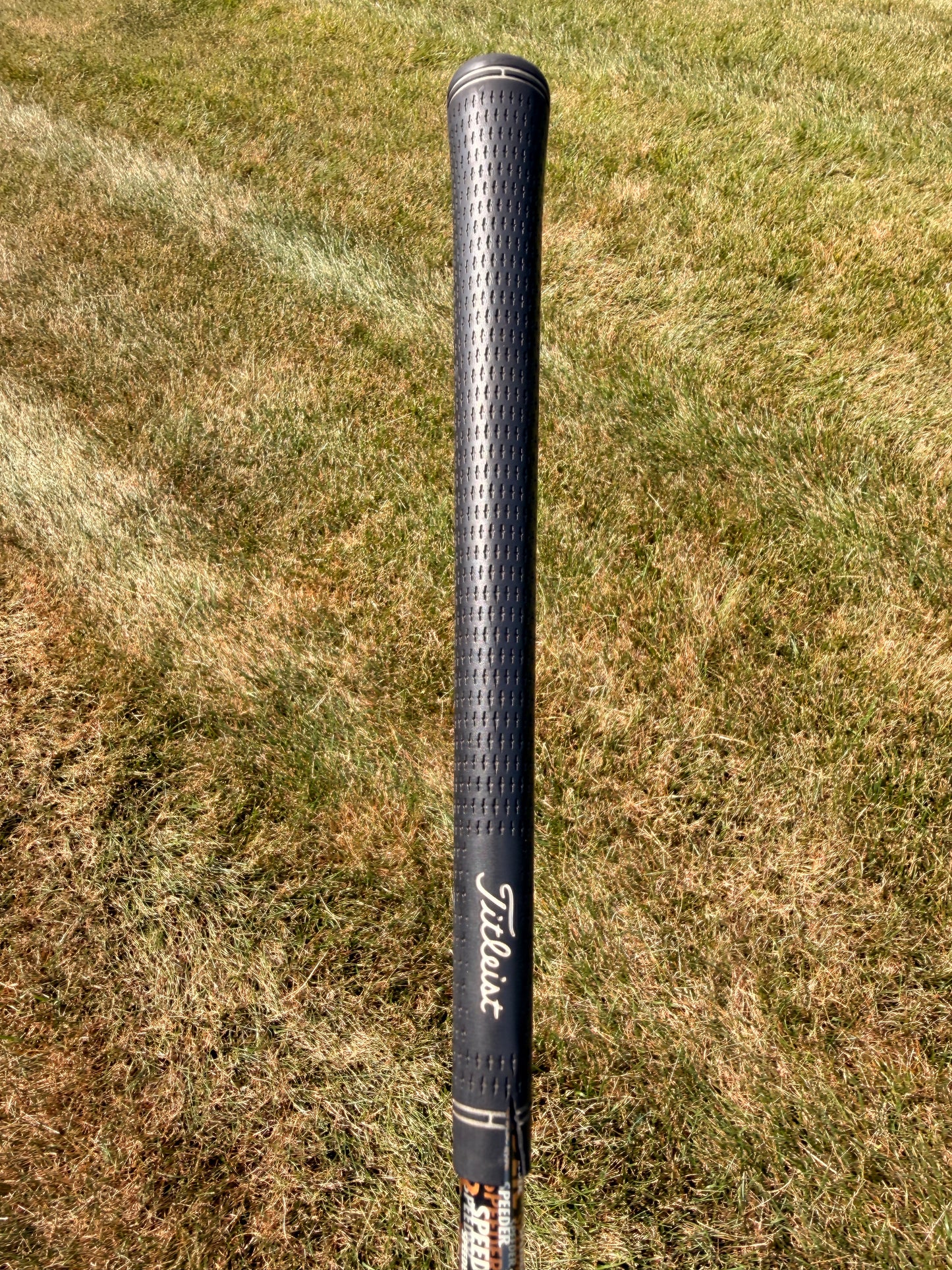 Titleist 907 D2 Driver 8.5° Fujikura Speeder Stiff Flex 44.5" +HC
