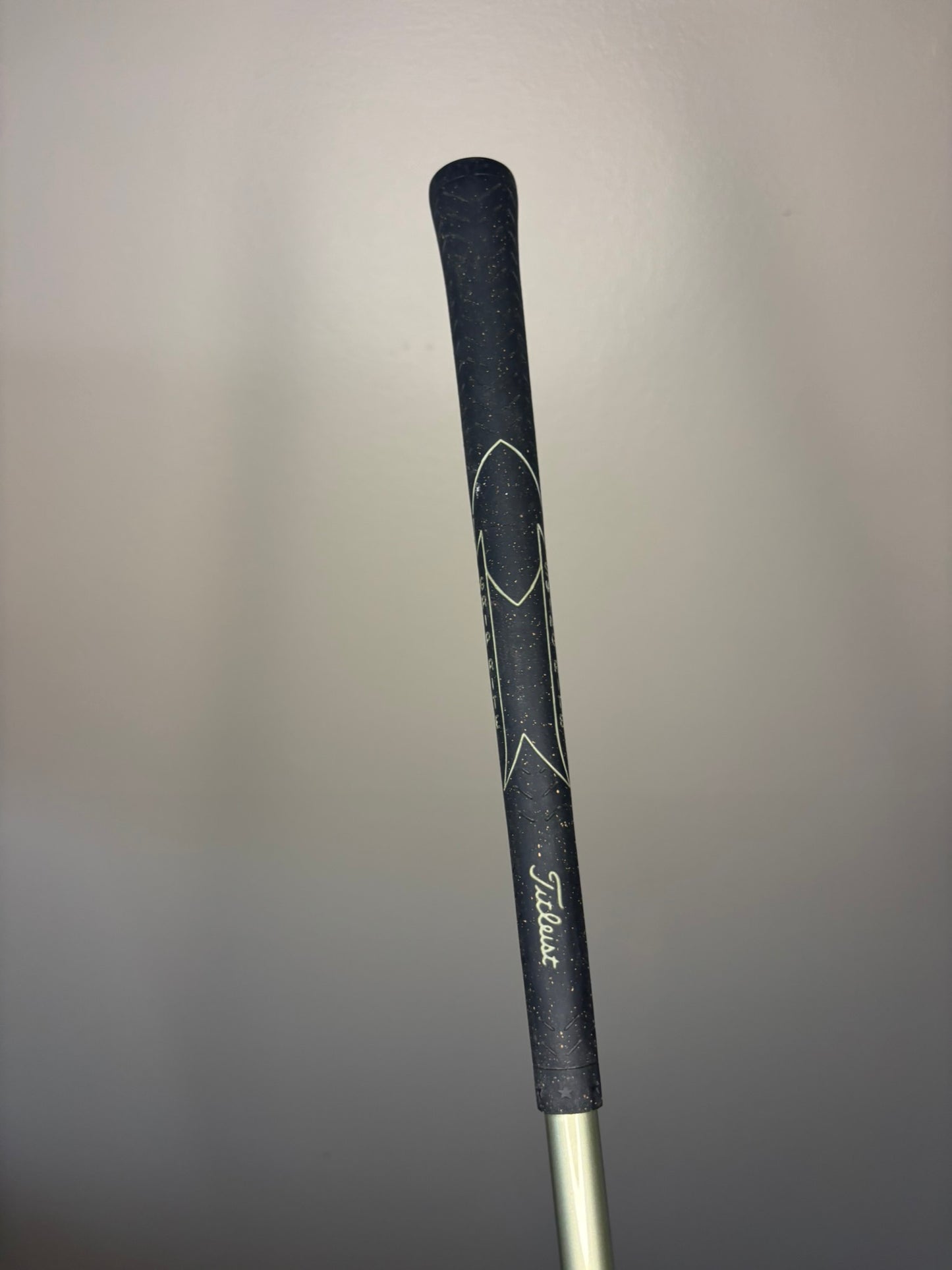 Titleist DCI Gold Oversize 7-Iron TriSpec Graphite Regular Flex 37″ NICE