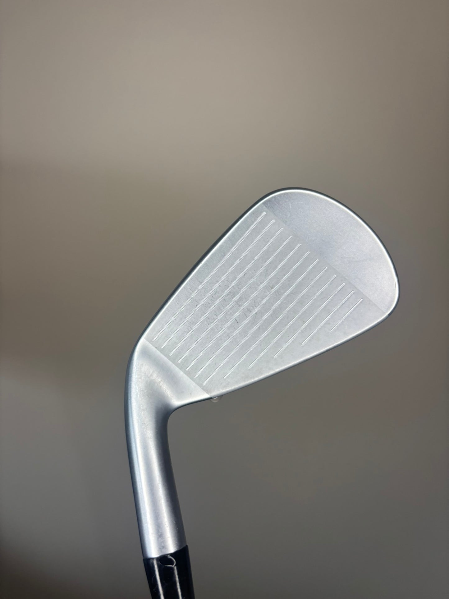 Mizuno JPX 923 Hot Metal Pro 7-Iron DG 105g S300 Stiff Flex 37.25″ MINT