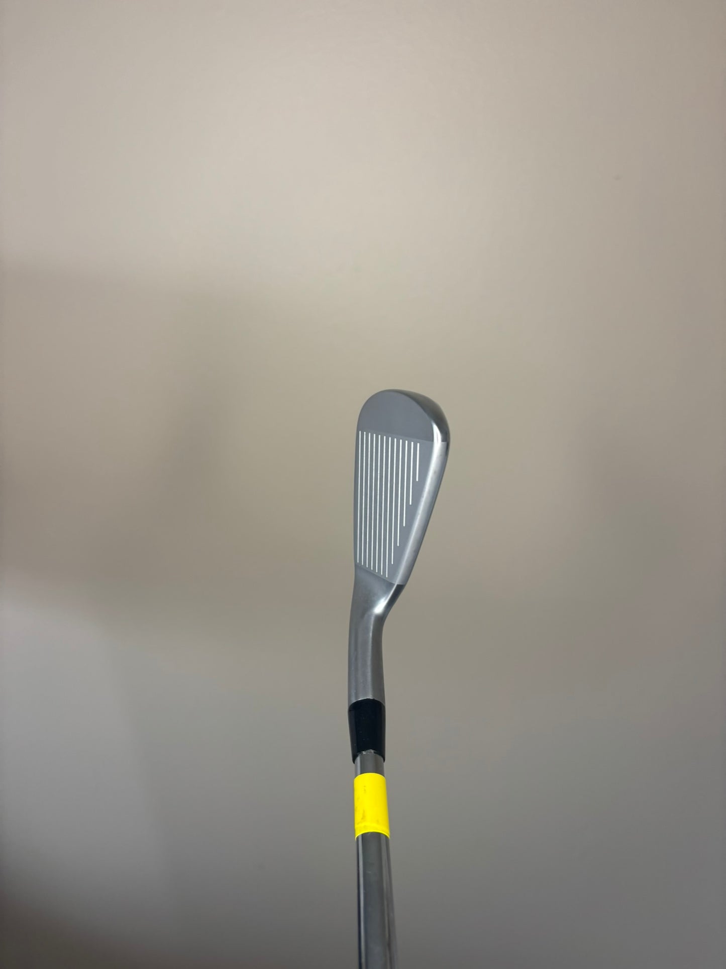 Mizuno JPX 923 Hot Metal Pro 7-Iron DG 105g S300 Stiff Flex 37.25″ MINT