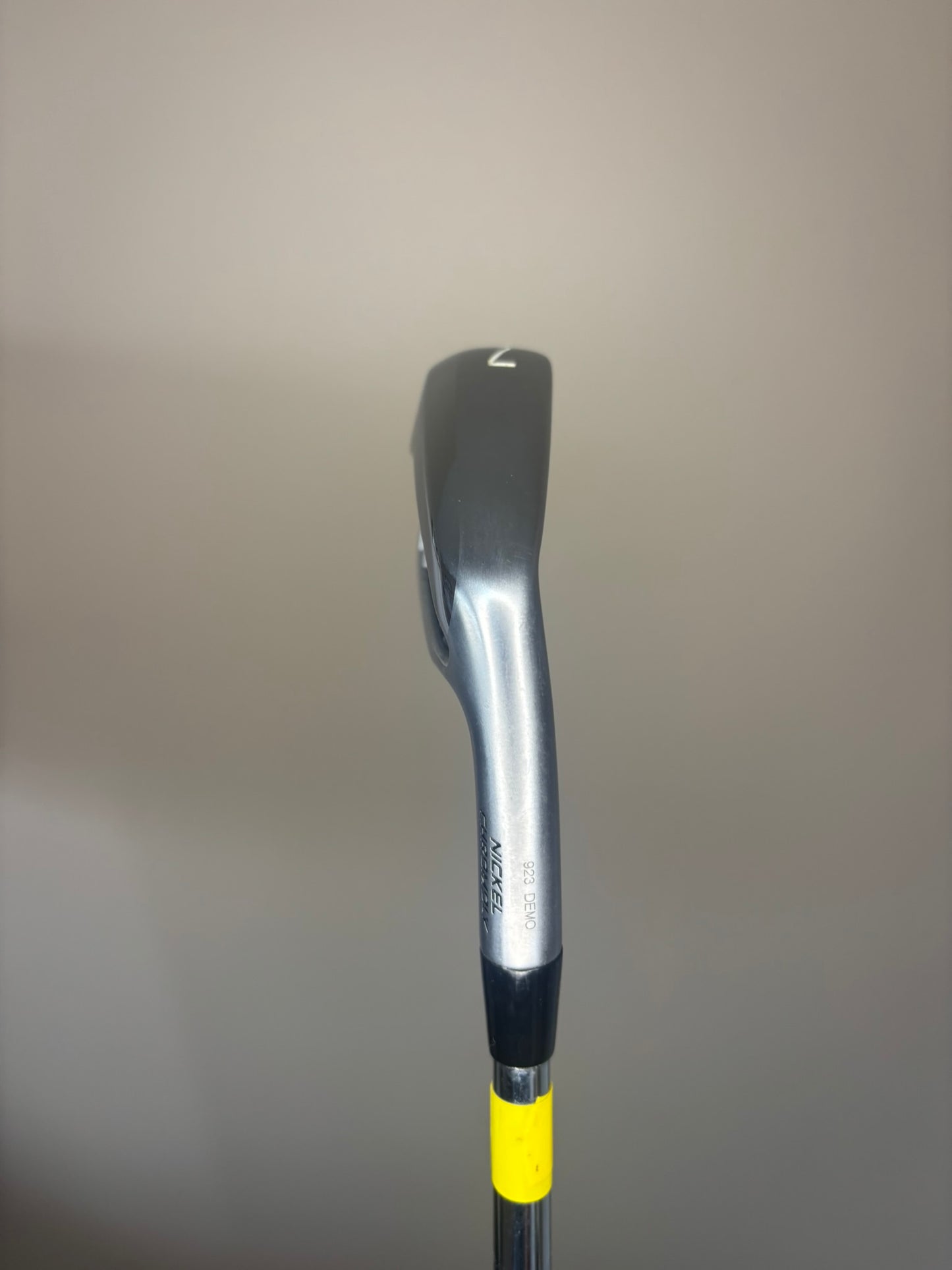 Mizuno JPX 923 Hot Metal Pro 7-Iron DG 105g S300 Stiff Flex 37.25″ MINT