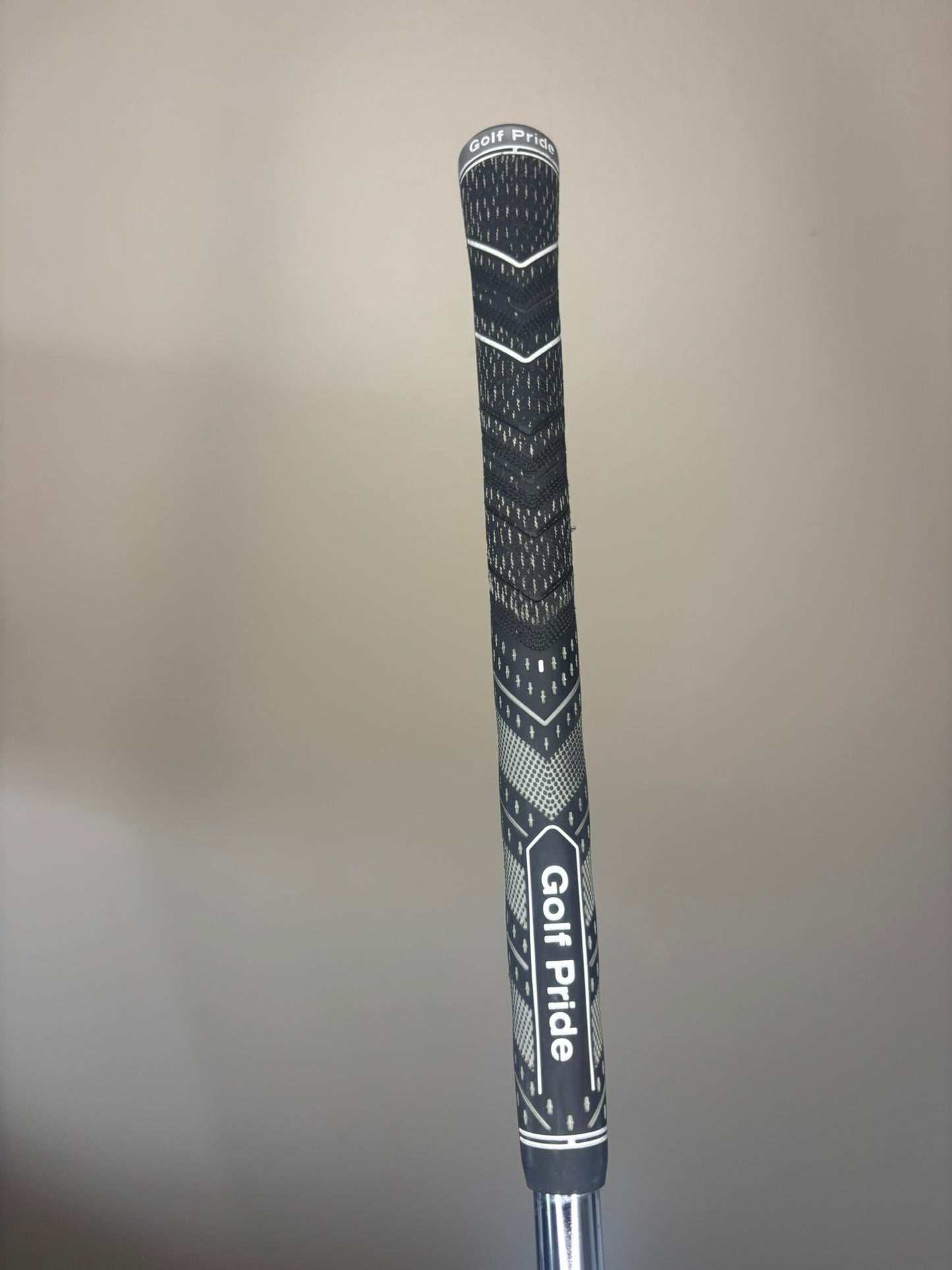 Mizuno JPX 923 Hot Metal Pro 7-Iron DG 105g S300 Stiff Flex 37.25″ MINT