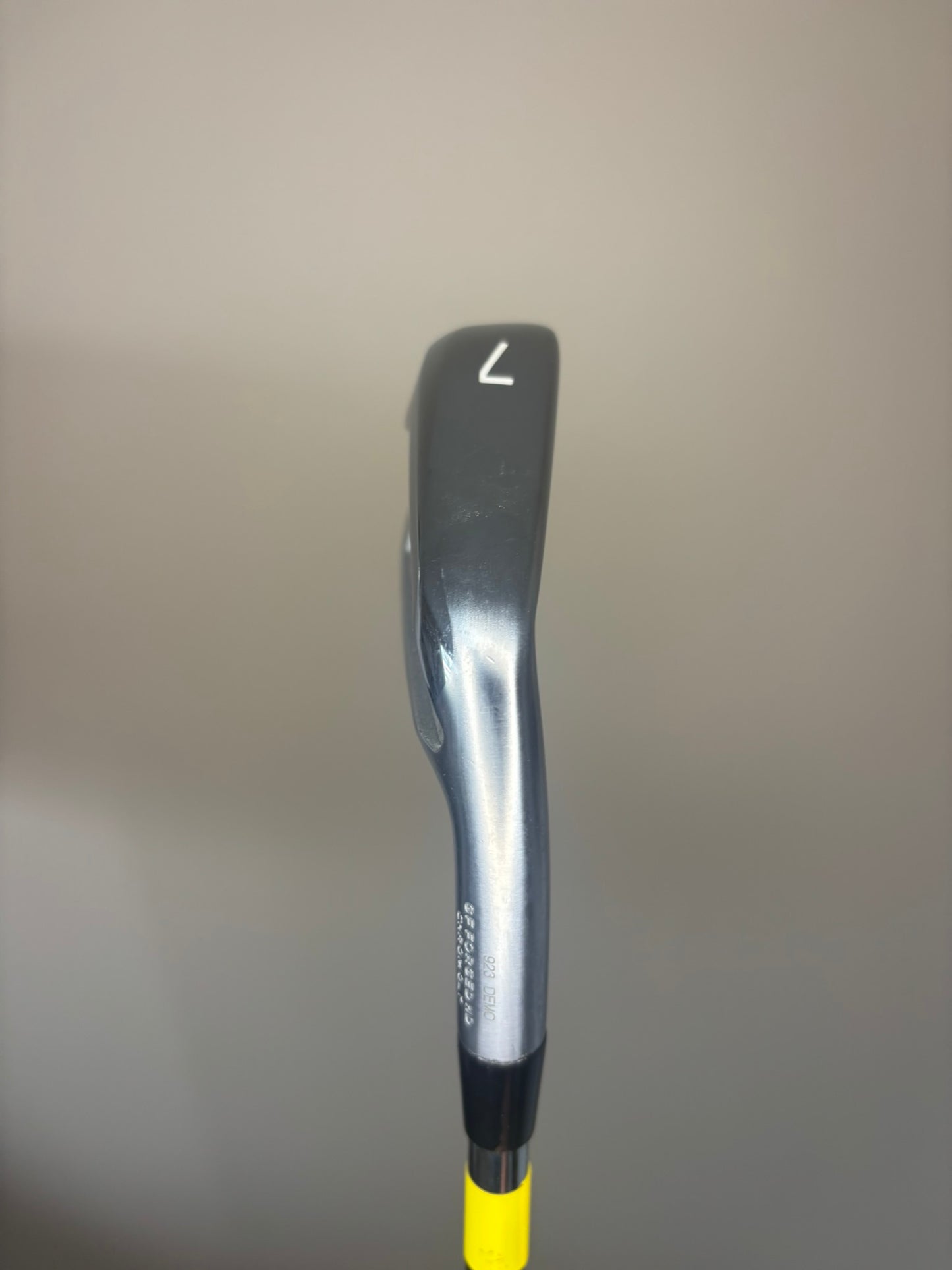 Mizuno JPX 923 Forged 7-Iron DG 105g S300 Stiff Flex 37.25″ MINT