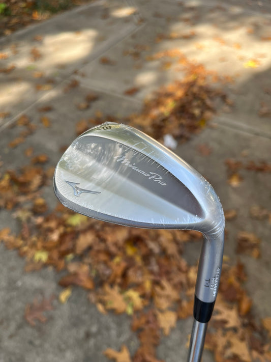 Photo of Mizuno Pro T-1 Soft White Satin Lob Wedge 58° Stiff Flex Tour Issue S400